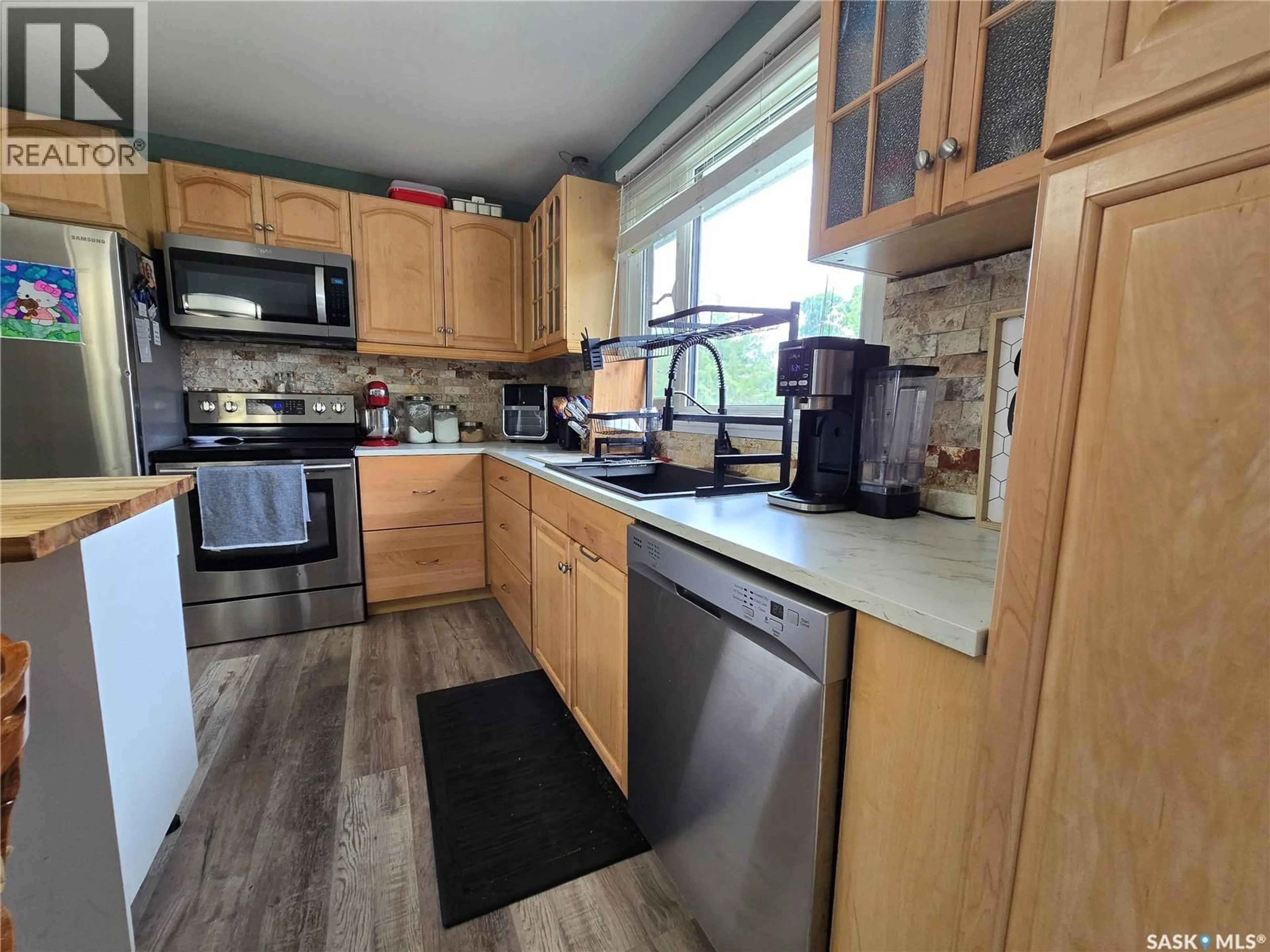Standard kitchen, unknown for 619 BRIMACOMBE DRIVE, Weyburn Saskatchewan S4H2P3