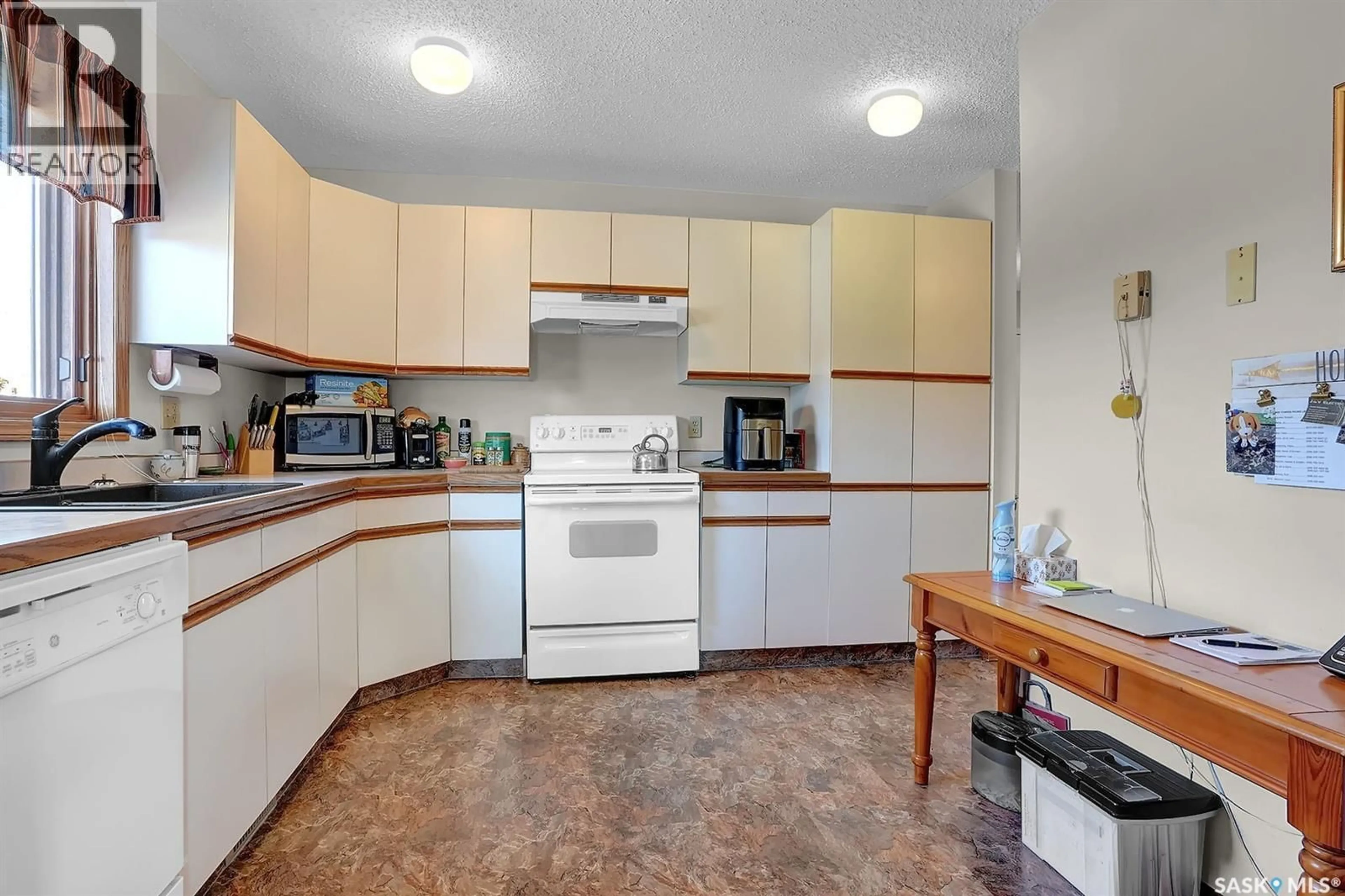 Standard kitchen, ceramic/tile floor for 311 561 BROADWAY STREET W, Fort Qu'Appelle Saskatchewan S0G1S0