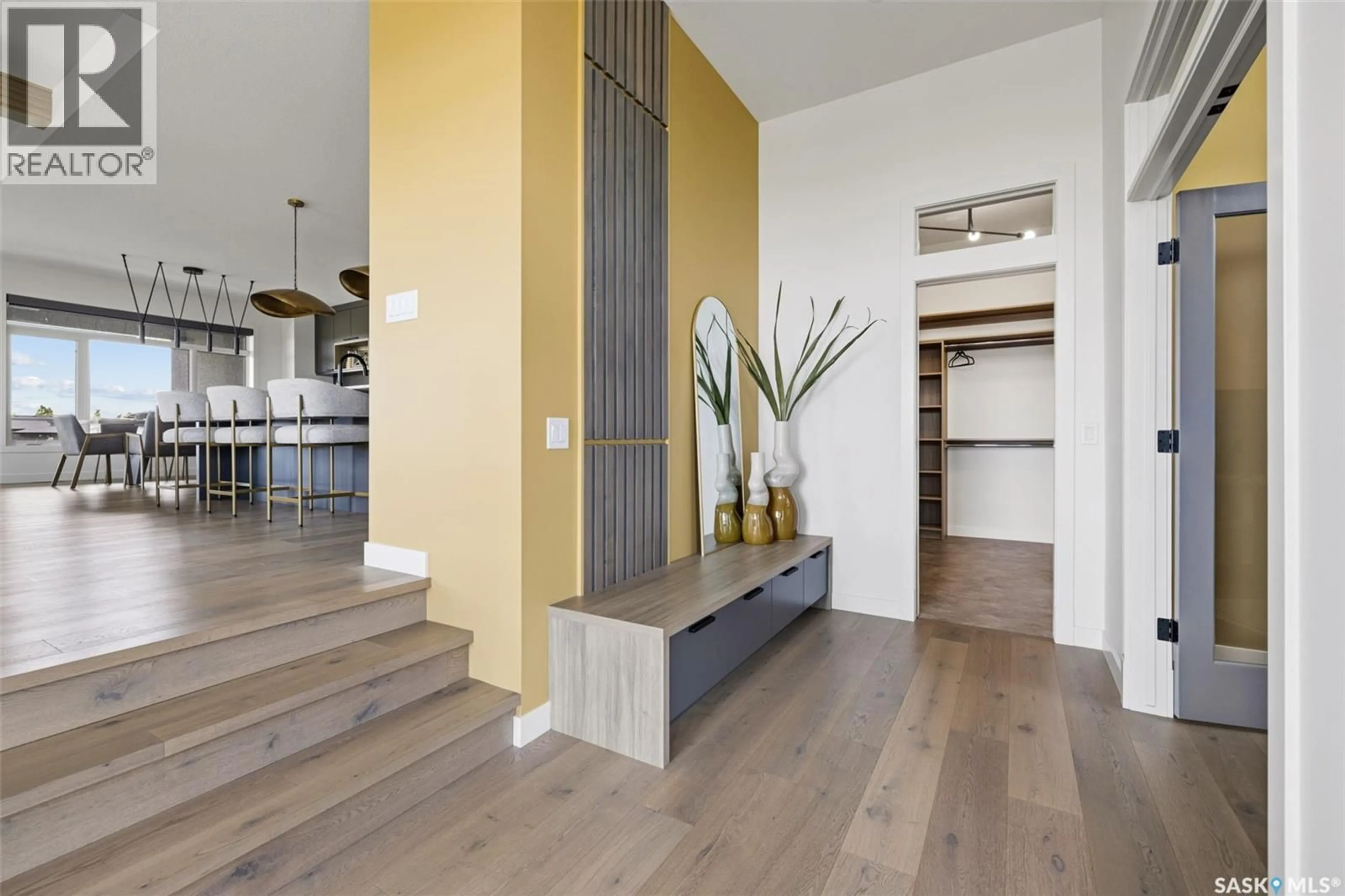Indoor entryway for 1 HUBER BAY, Edenwold Rm No.158 Saskatchewan S4L0E7