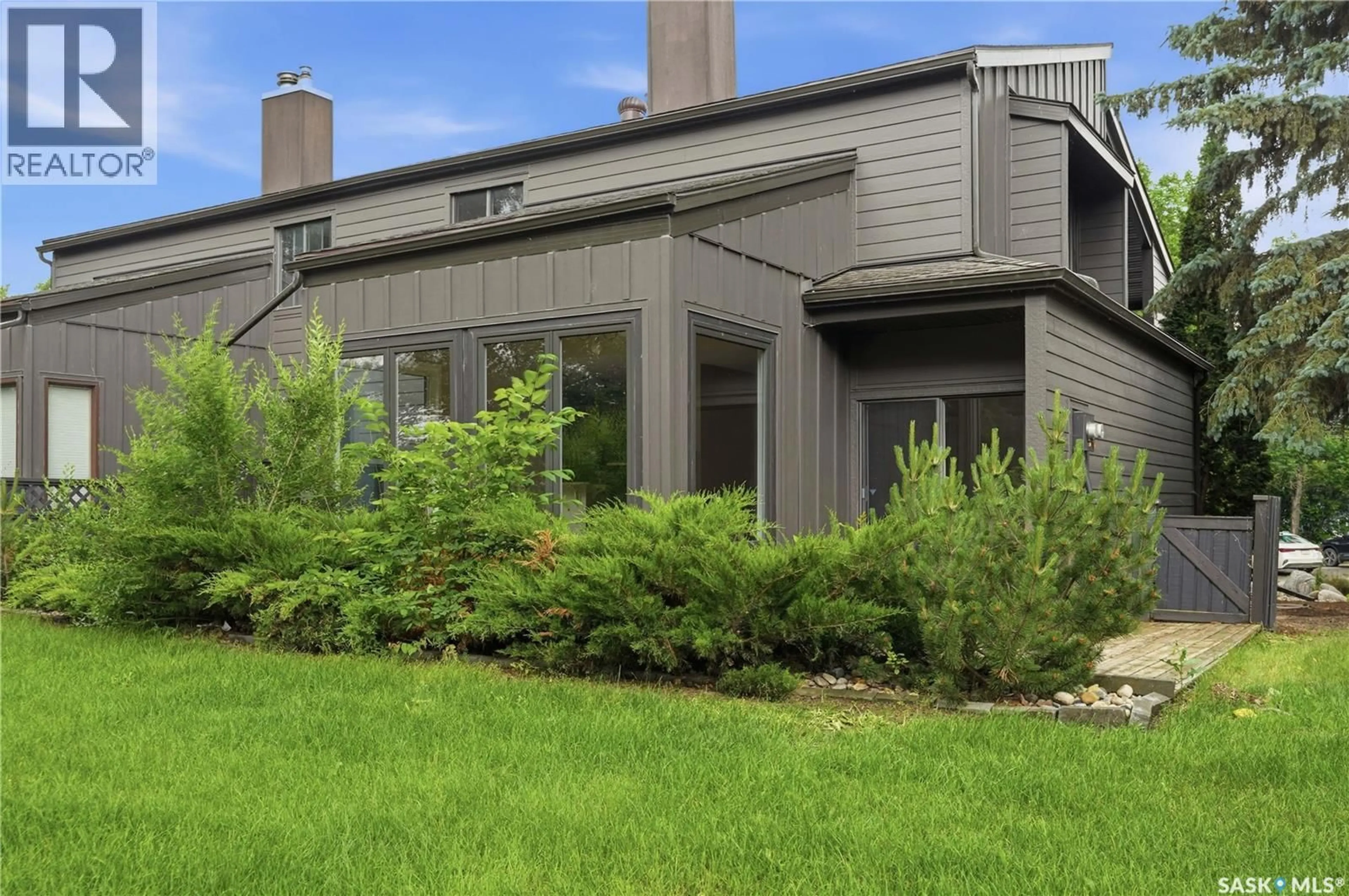 Home with vinyl exterior material, unknown for 19 MARTIN CRESCENT, Regina Saskatchewan S4S6L6