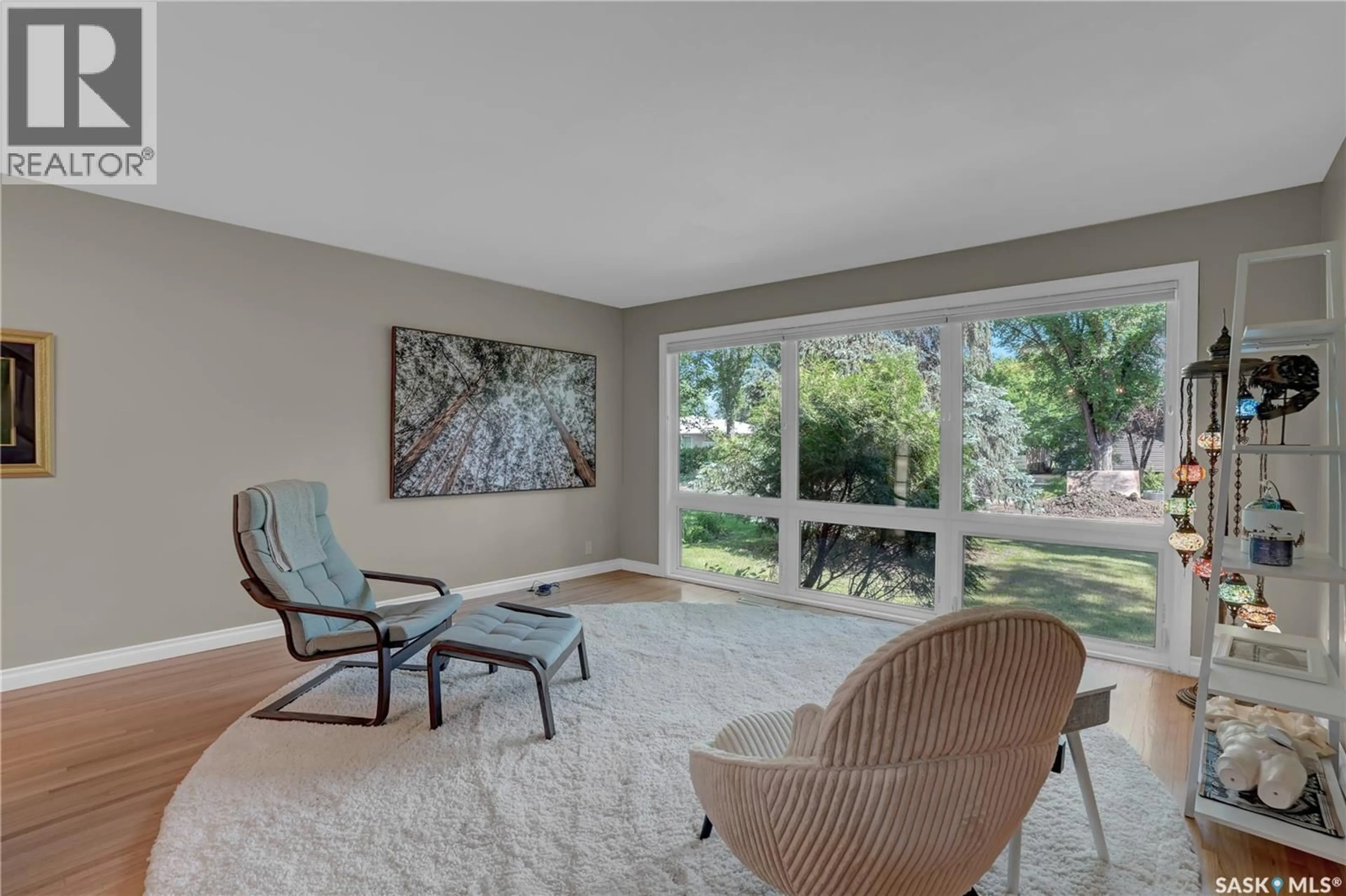 Living room with furniture, unknown for 3 DOLPHIN BAY, Regina Saskatchewan S4S3J7