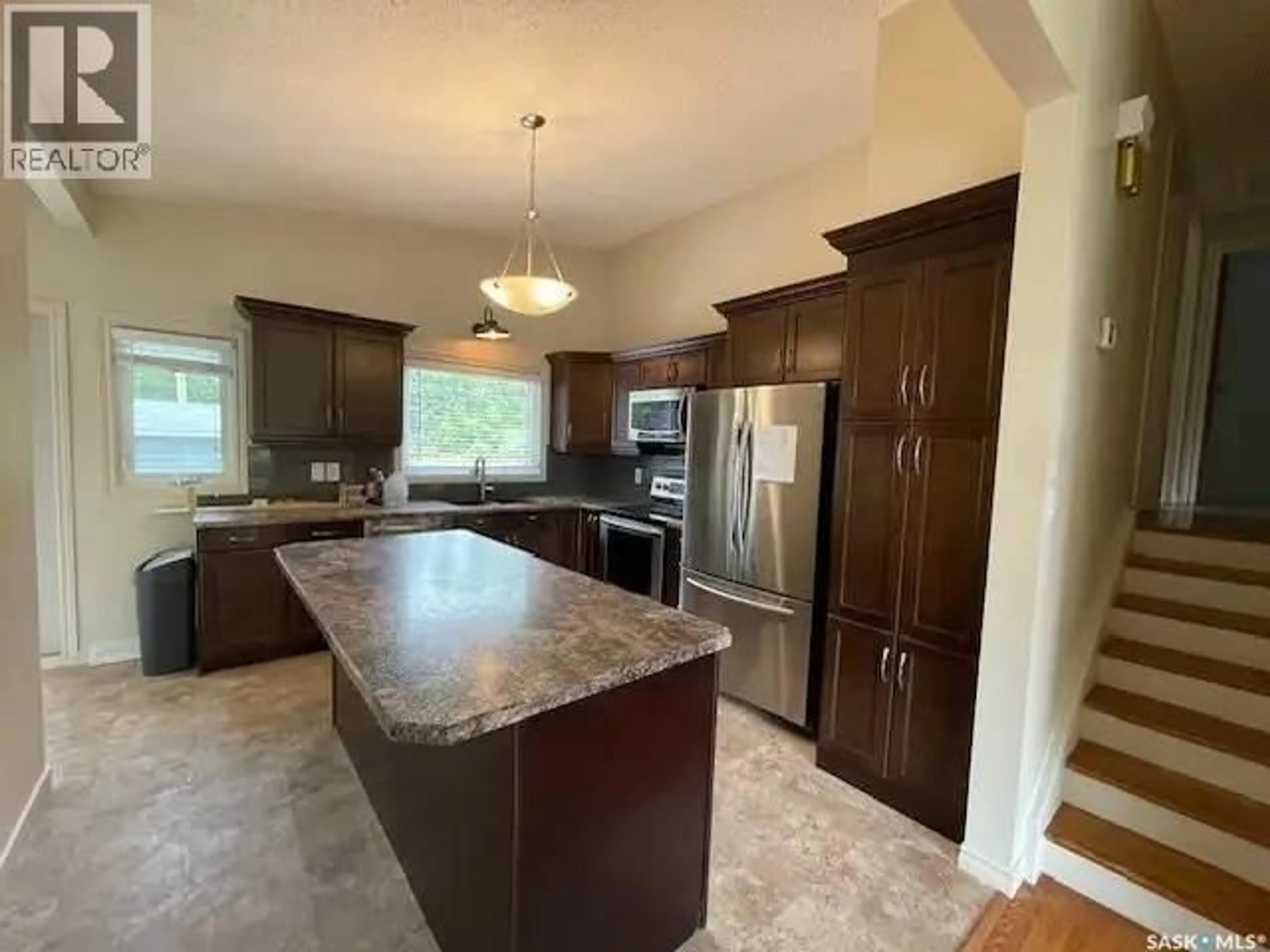 Open concept kitchen, unknown for 2104 PRESTON AVENUE, Saskatoon Saskatchewan S7J2E8