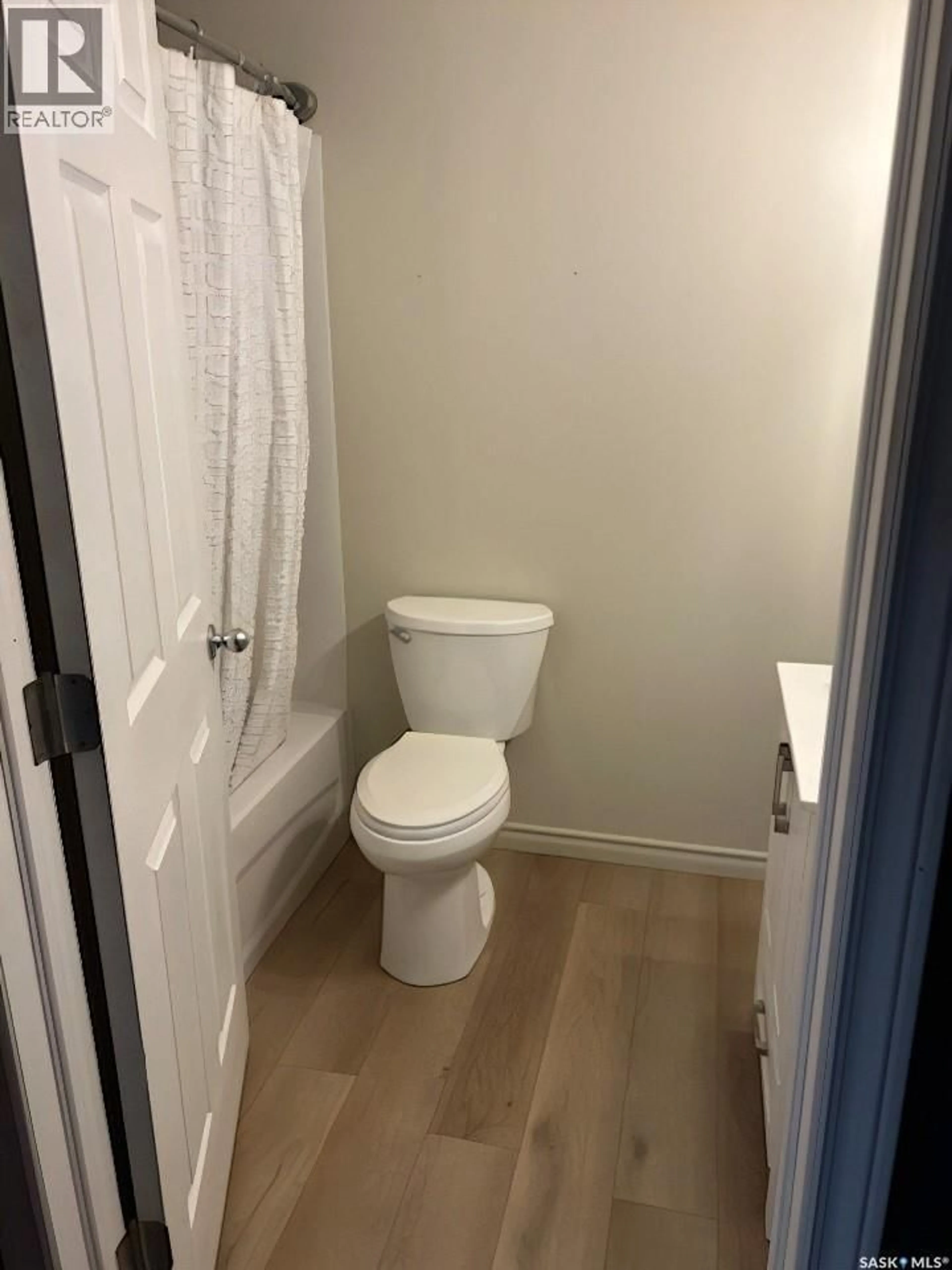 A pic of a room for 2104 PRESTON AVENUE, Saskatoon Saskatchewan S7J2E8