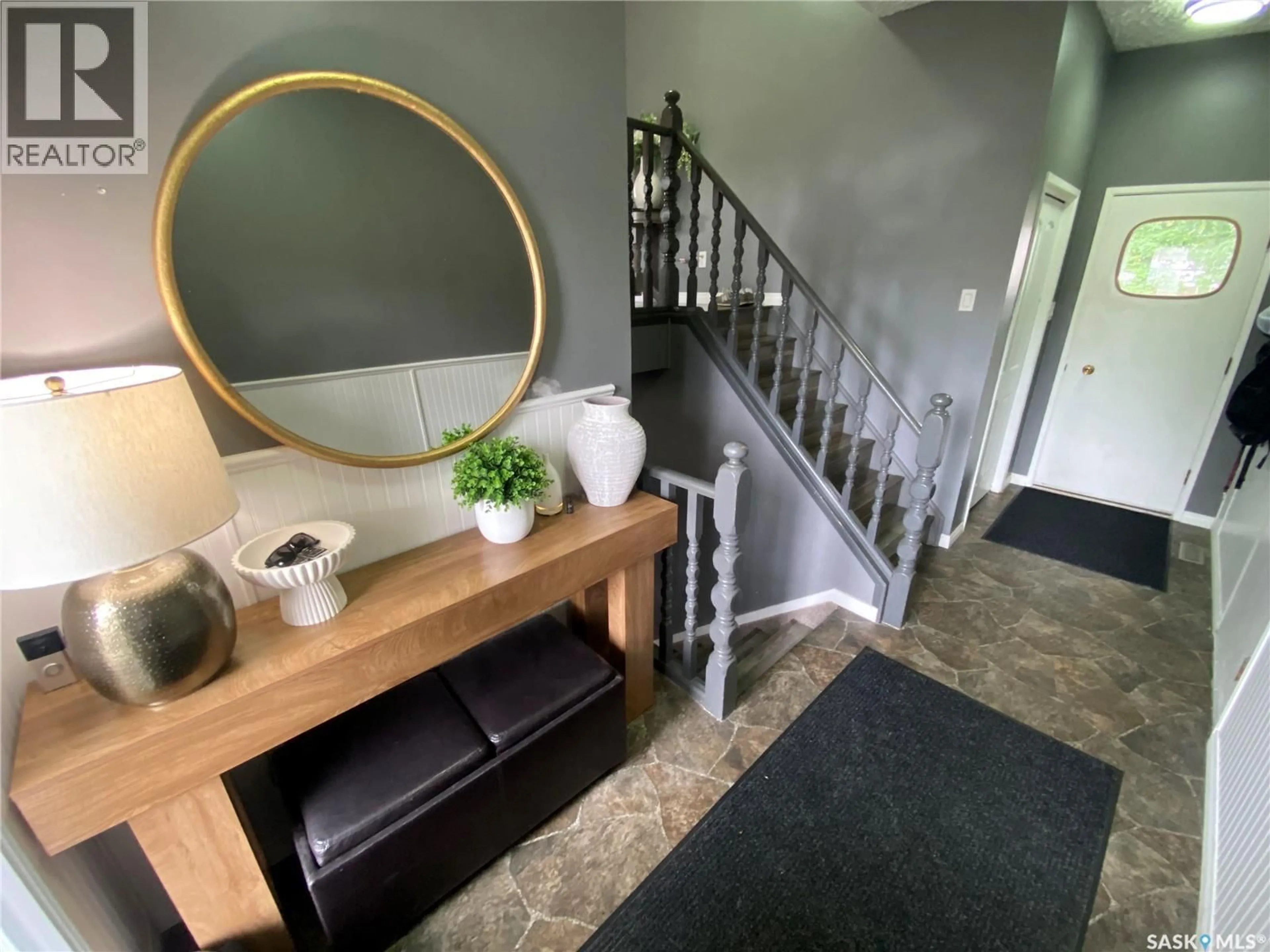 Indoor entryway for 109 STEWART CRESCENT, Yorkton Saskatchewan S3N3J4