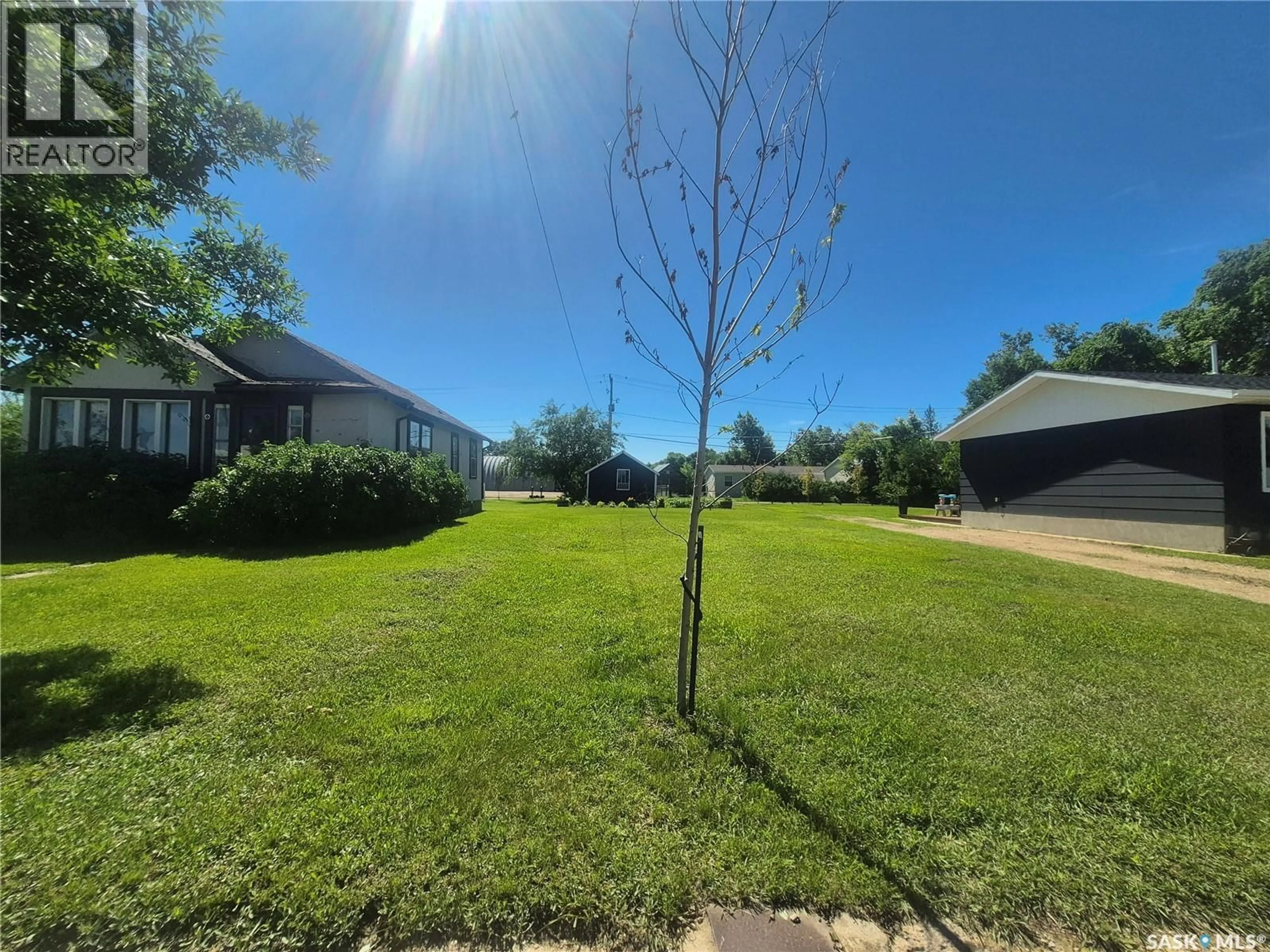 A pic from outside/outdoor area/front of a property/back of a property/a pic from drone, unknown for 205 & 211 MAIN STREET, Ceylon Saskatchewan S0C0T0