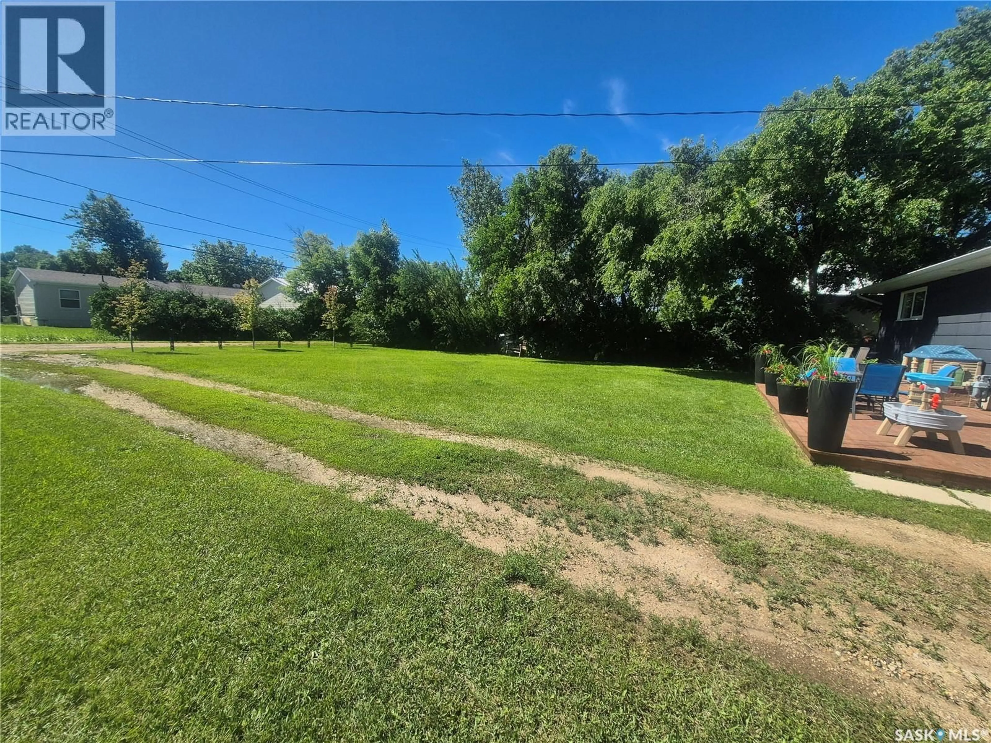 A pic from outside/outdoor area/front of a property/back of a property/a pic from drone, unknown for 205 & 211 MAIN STREET, Ceylon Saskatchewan S0C0T0