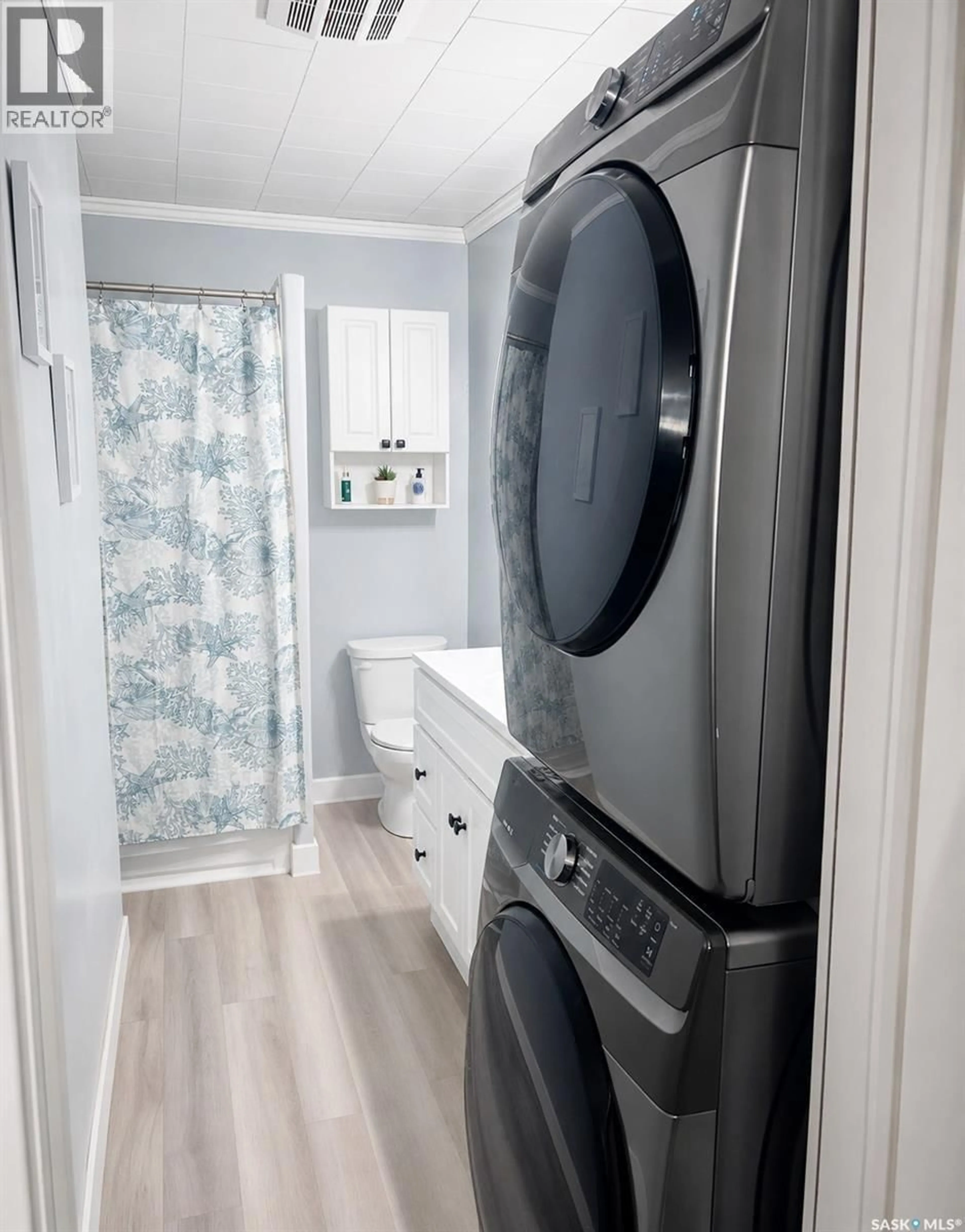 Laundry room for WHITE ACREAGE, Canwood Rm No. 494 Saskatchewan S0J2E0