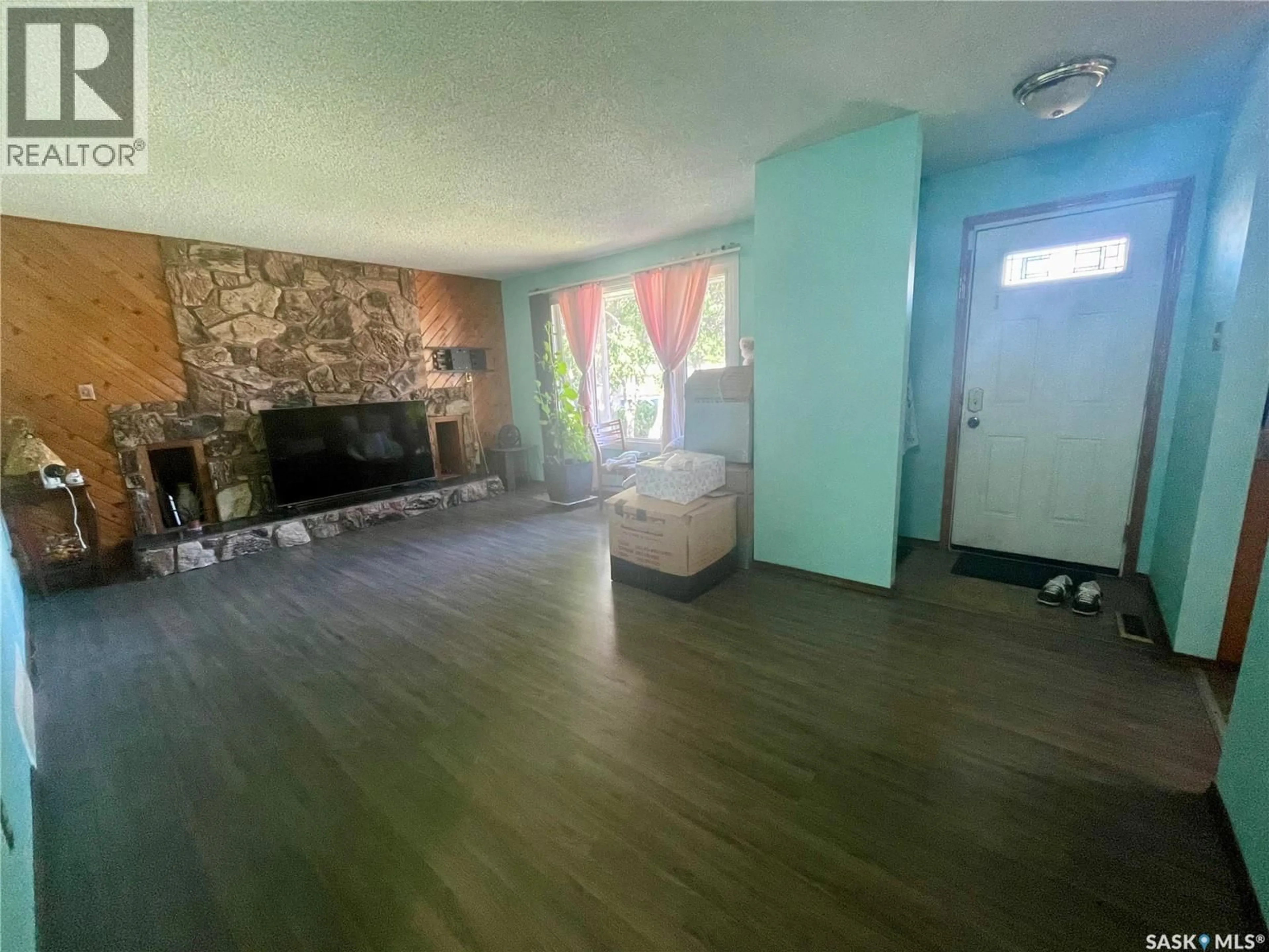A pic of a room for 142 CANNON STREET, Regina Saskatchewan S4N4E3
