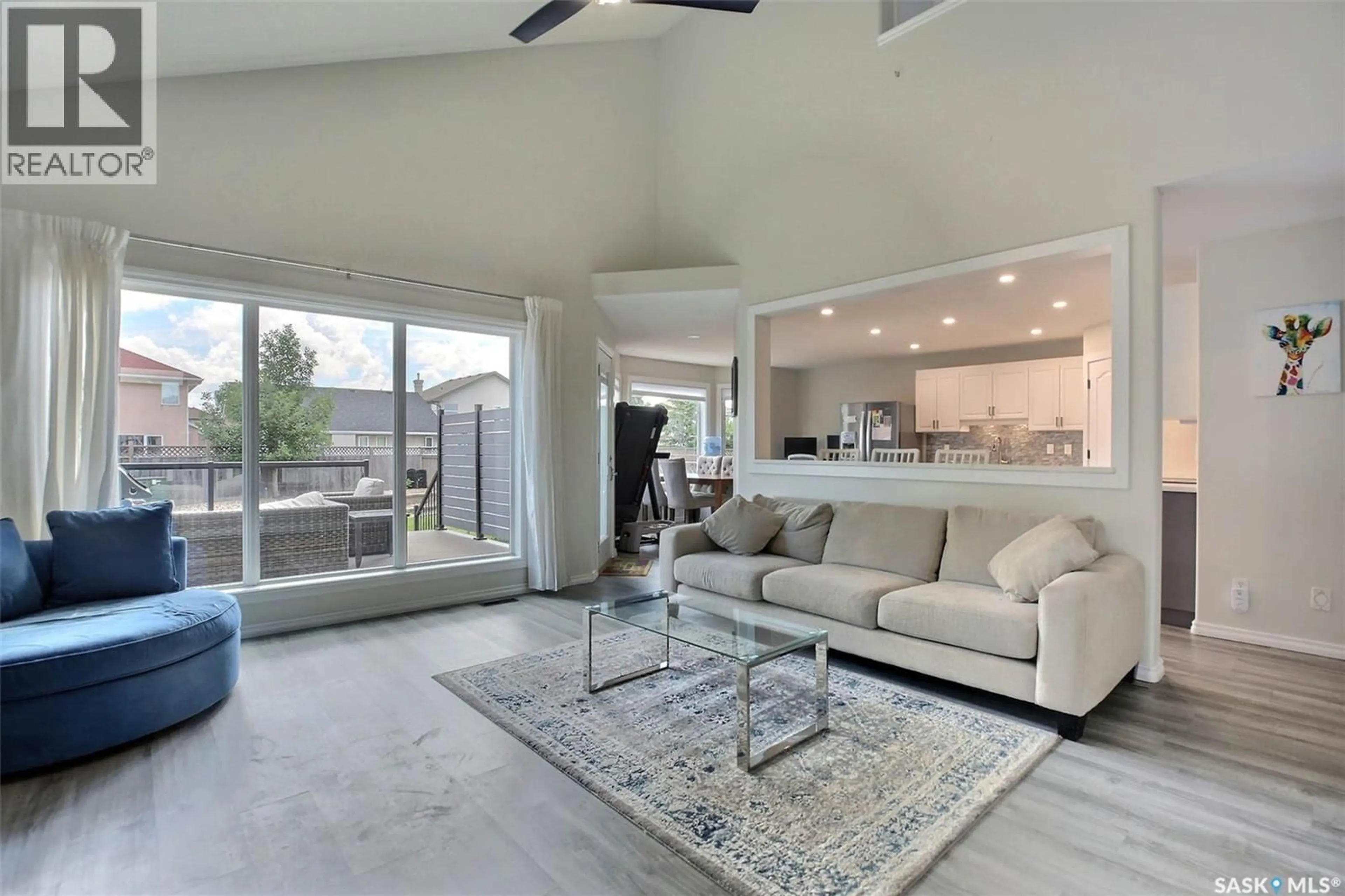 Living room with furniture, unknown for 10334 WASCANA ESTATES, Regina Saskatchewan S4V2X1