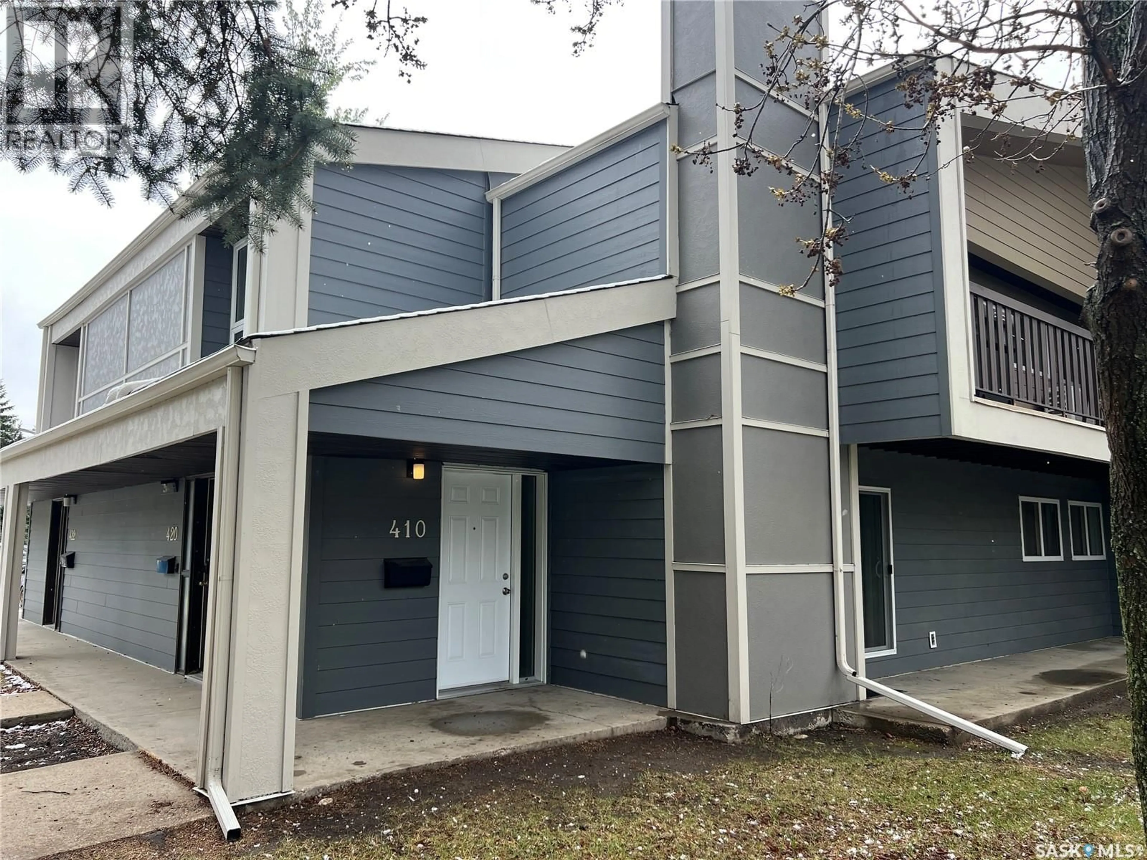 A pic from outside/outdoor area/front of a property/back of a property/a pic from drone, building for 410 510 PRAIRIE AVENUE, Saskatoon Saskatchewan S7N2V4