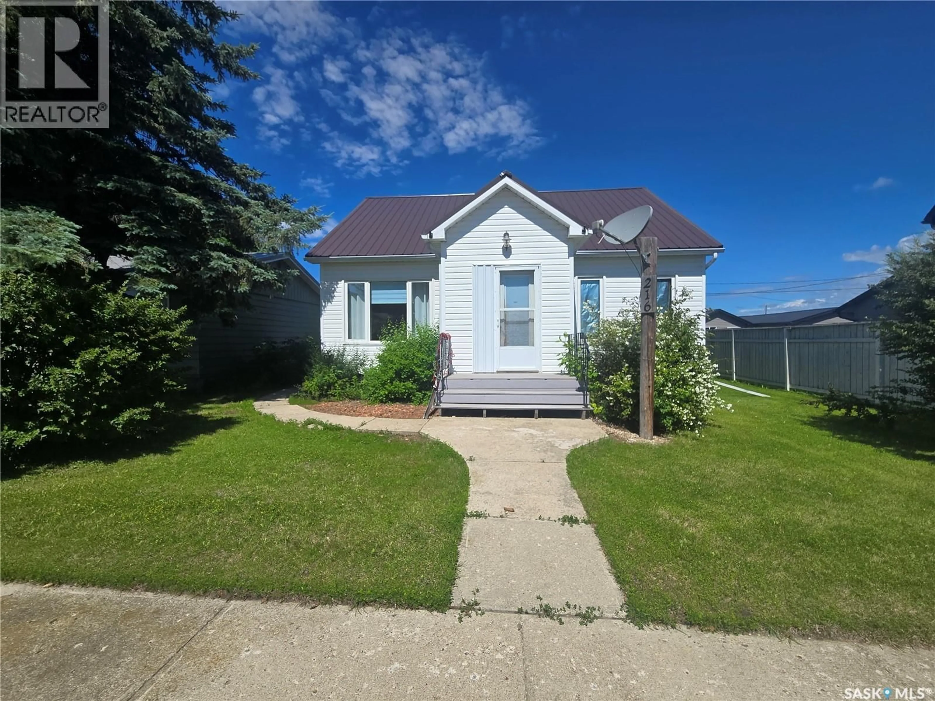 A pic from outside/outdoor area/front of a property/back of a property/a pic from drone, street for 216 SCOTT STREET, Kennedy Saskatchewan S0G2R0