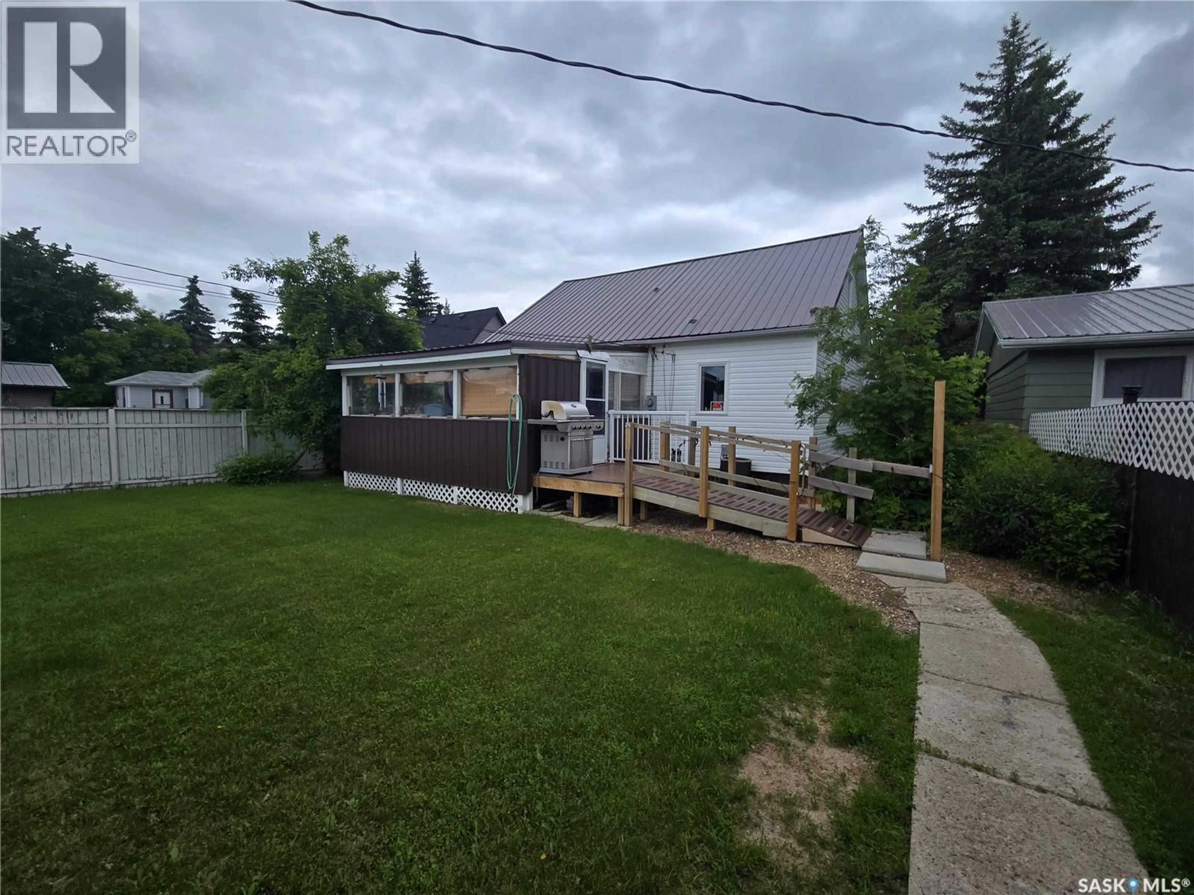 A pic from outside/outdoor area/front of a property/back of a property/a pic from drone, street for 216 SCOTT STREET, Kennedy Saskatchewan S0G2R0