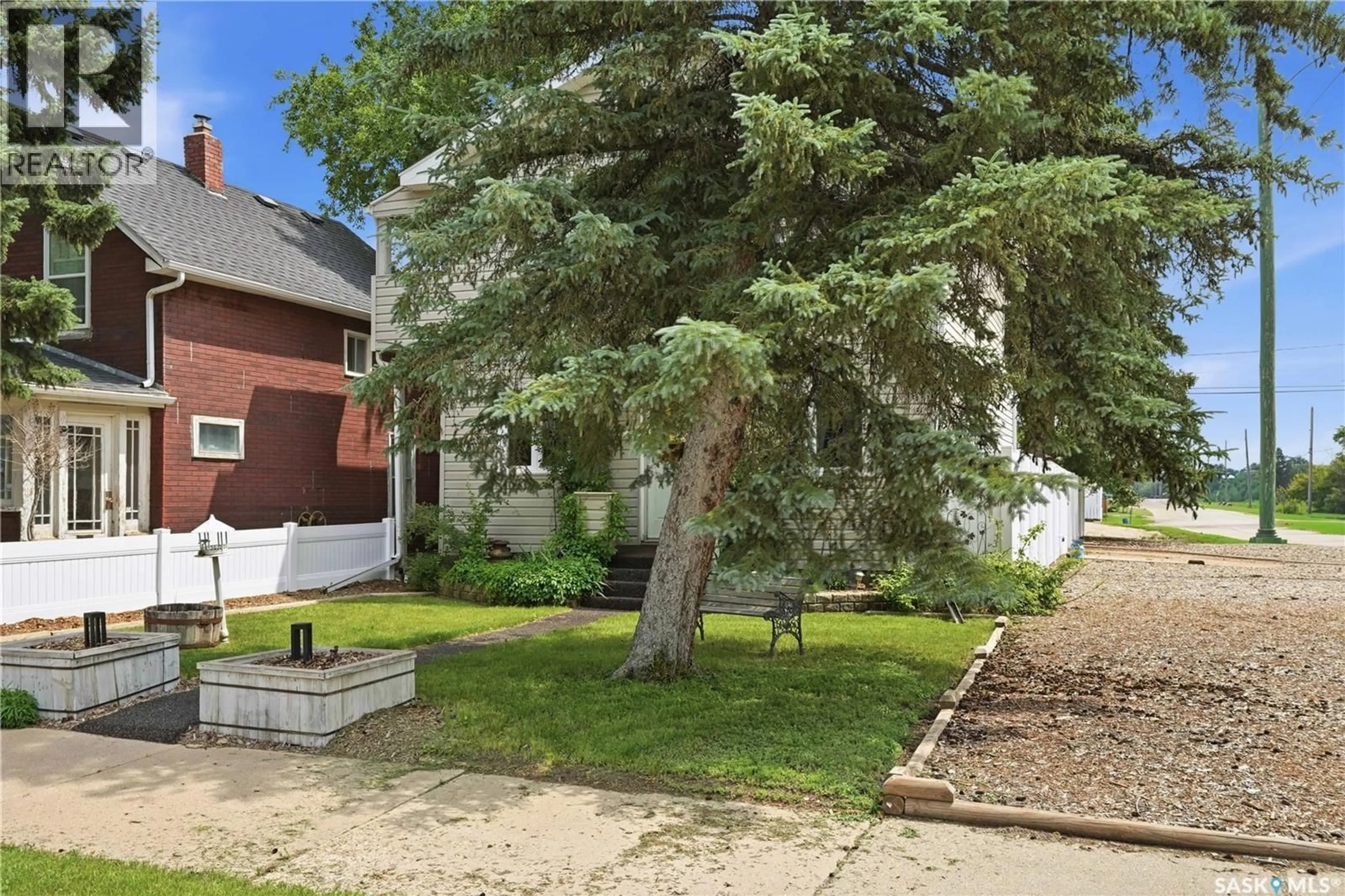 Unknown for 1001 4TH AVENUE, Moose Jaw Saskatchewan S6H1H9