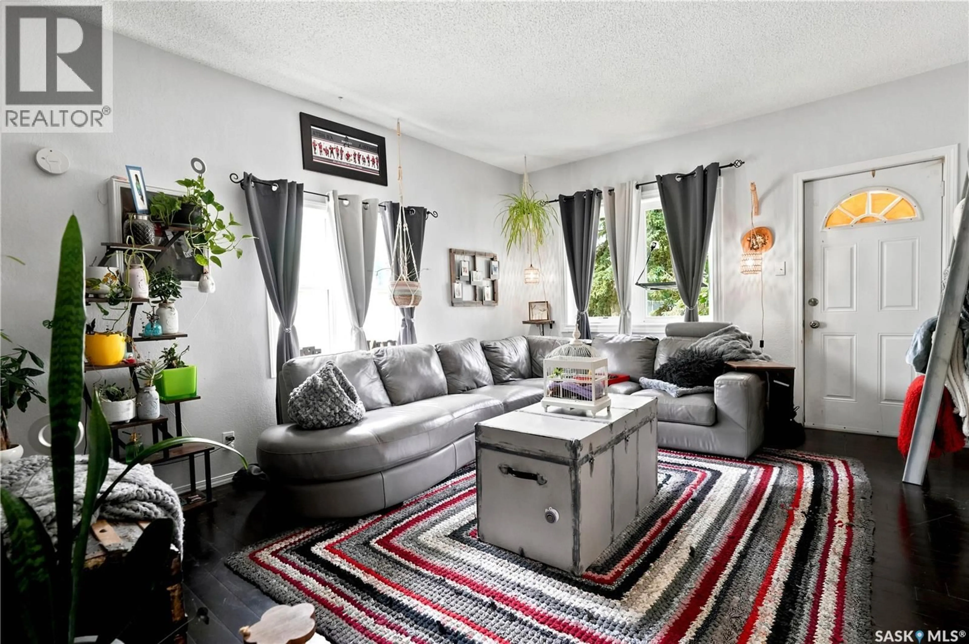 Living room with furniture, unknown for 1001 4TH AVENUE, Moose Jaw Saskatchewan S6H1H9