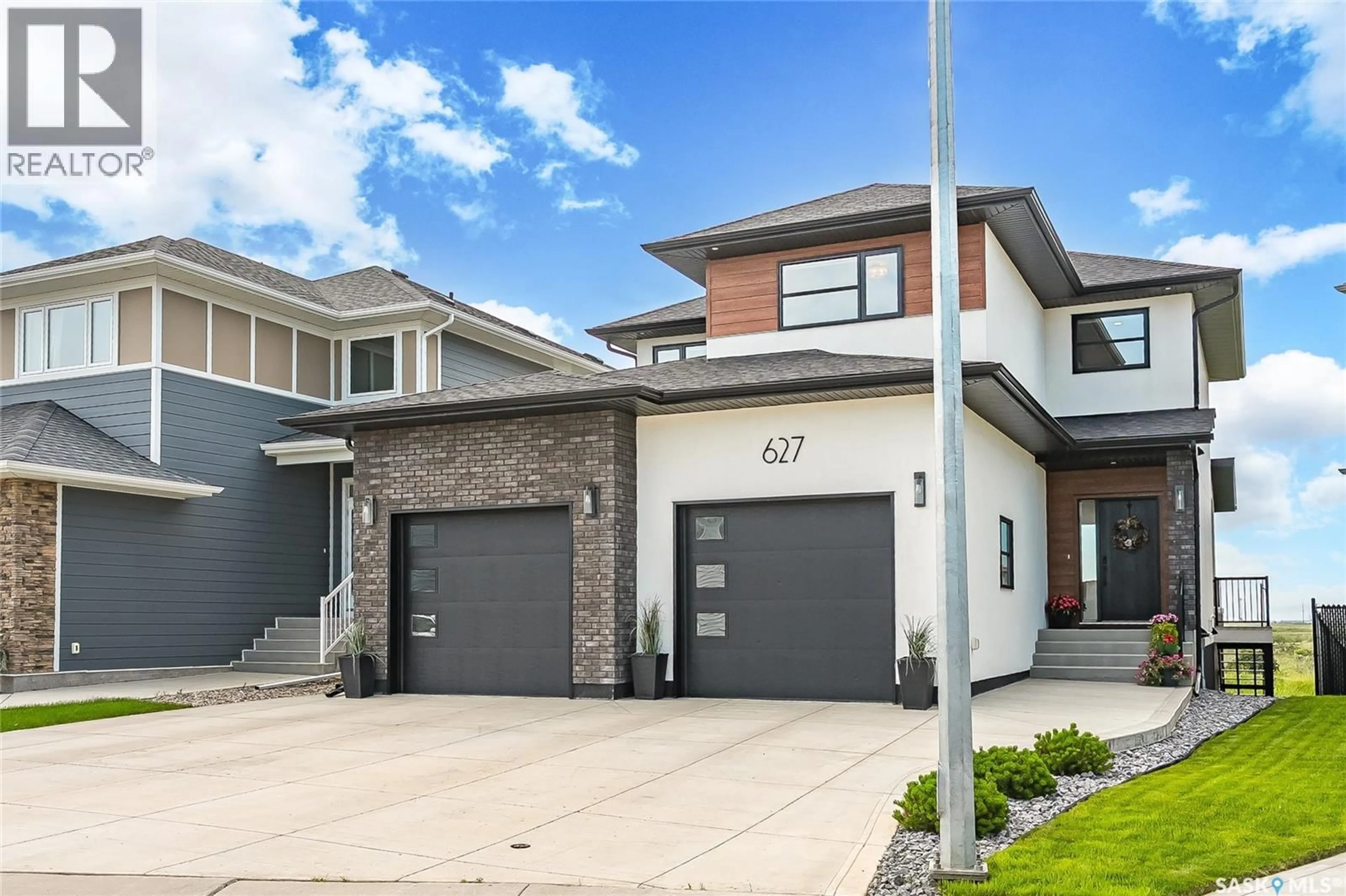 Unknown for 627 FAST CRESCENT, Saskatoon Saskatchewan S7W0X1
