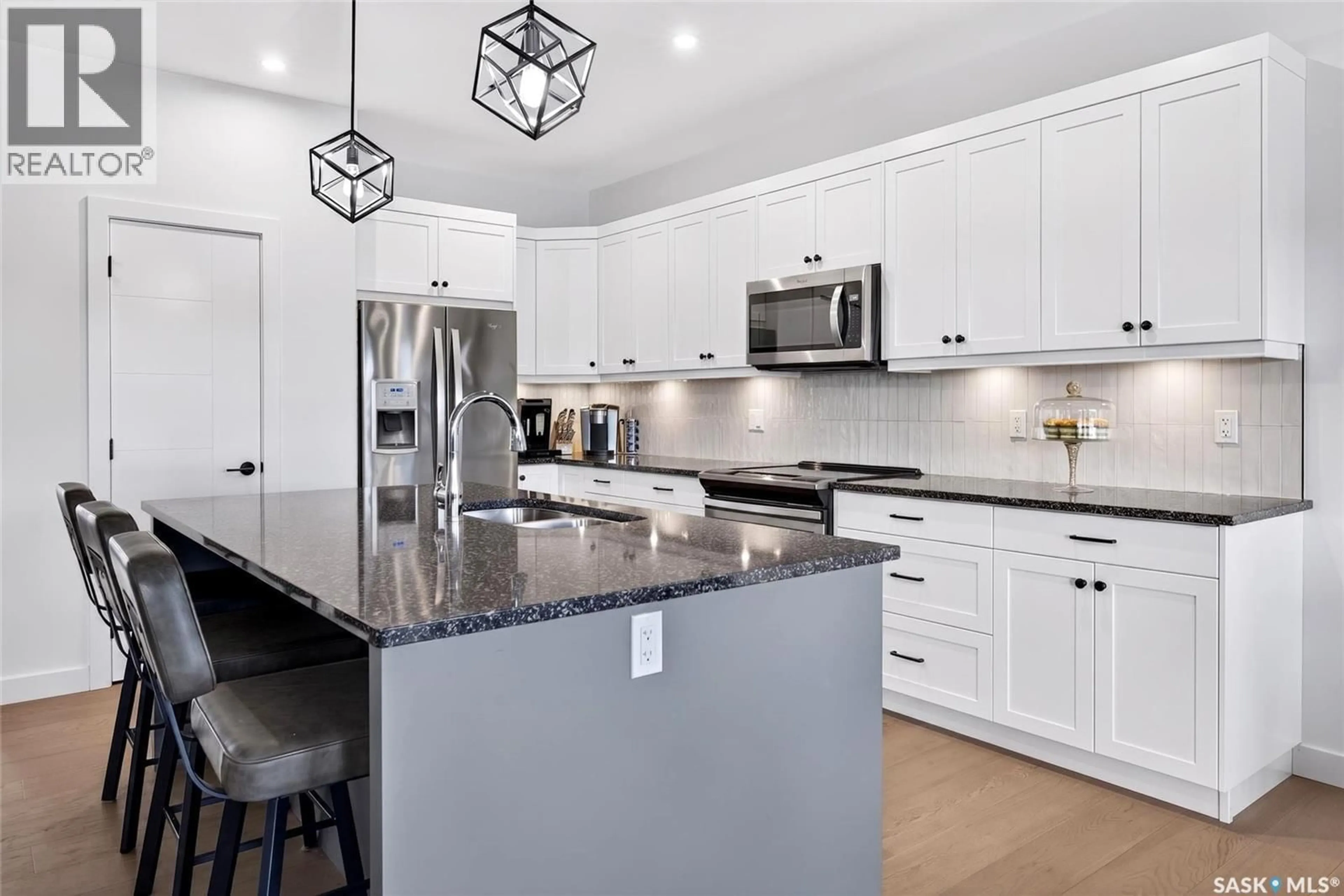 Open concept kitchen, ceramic/tile floor for 214 SETTLER CRESCENT, Warman Saskatchewan S0K4S5