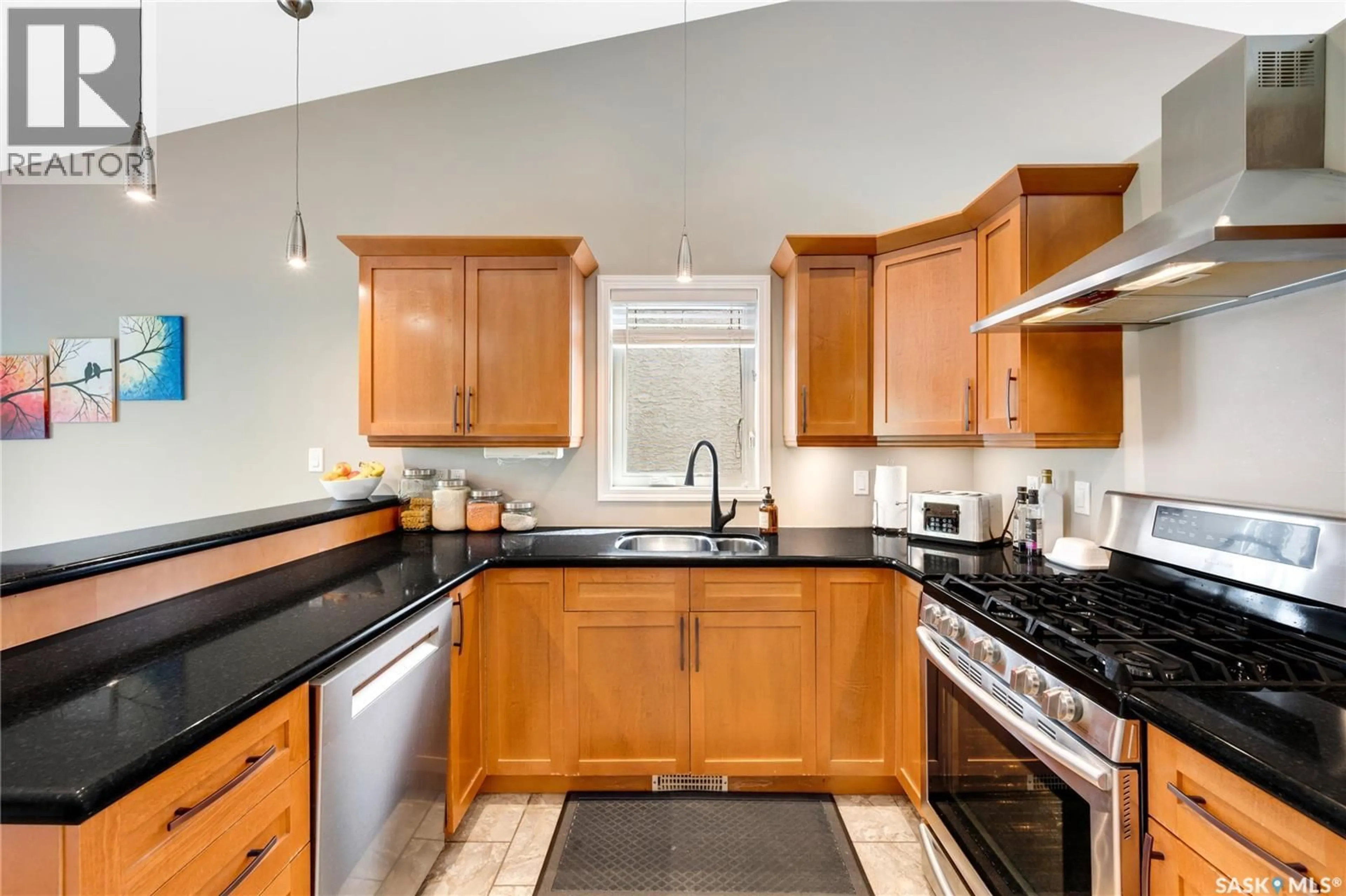 Standard kitchen, ceramic/tile floor for 1626 BRIARWOOD ROAD, Saskatoon Saskatchewan S7V1H2