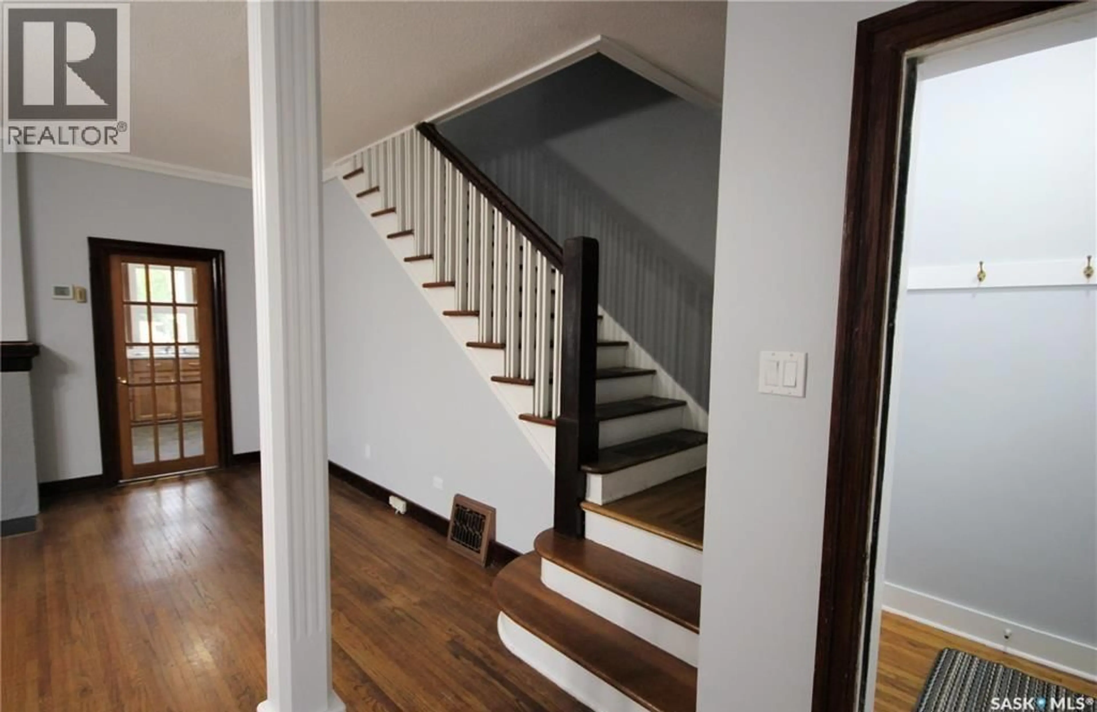 Stairs for 1461 98TH STREET, North Battleford Saskatchewan S9A0M3