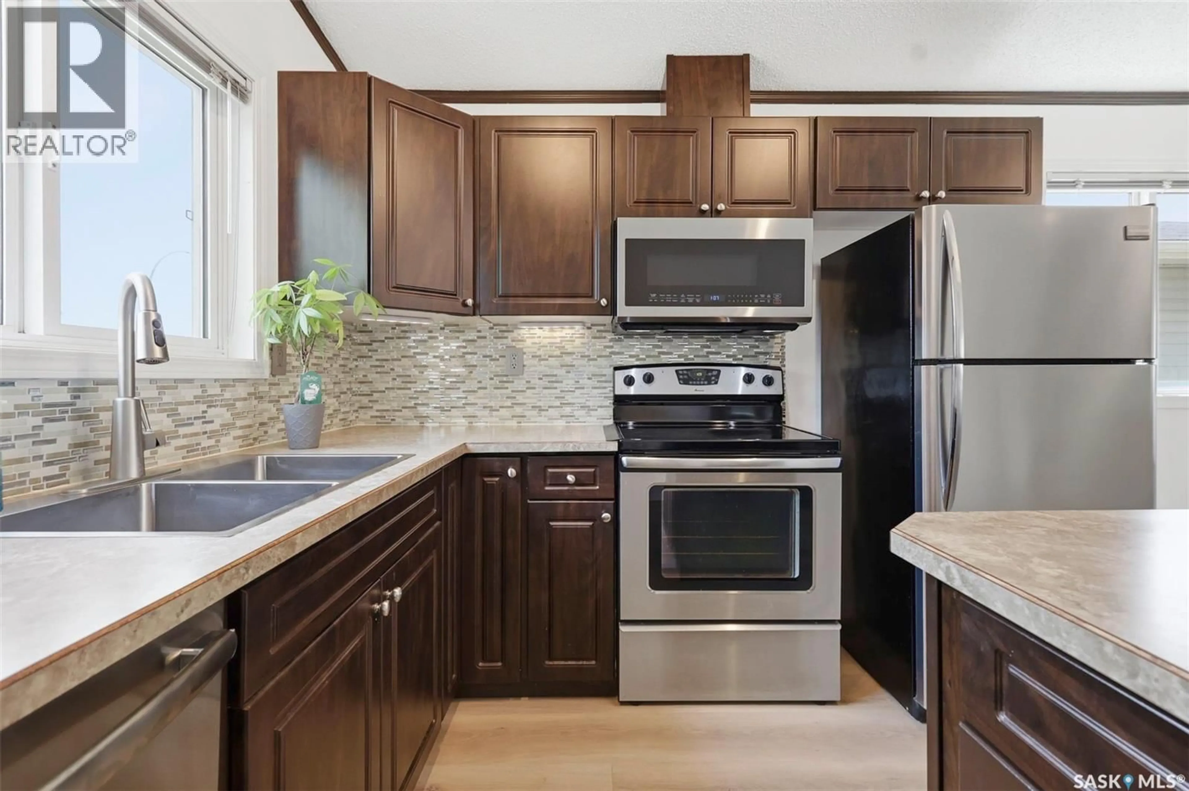 Standard kitchen, ceramic/tile floor for 55 - 26 BORDEN CRESCENT, Saskatoon Saskatchewan S7L5J9