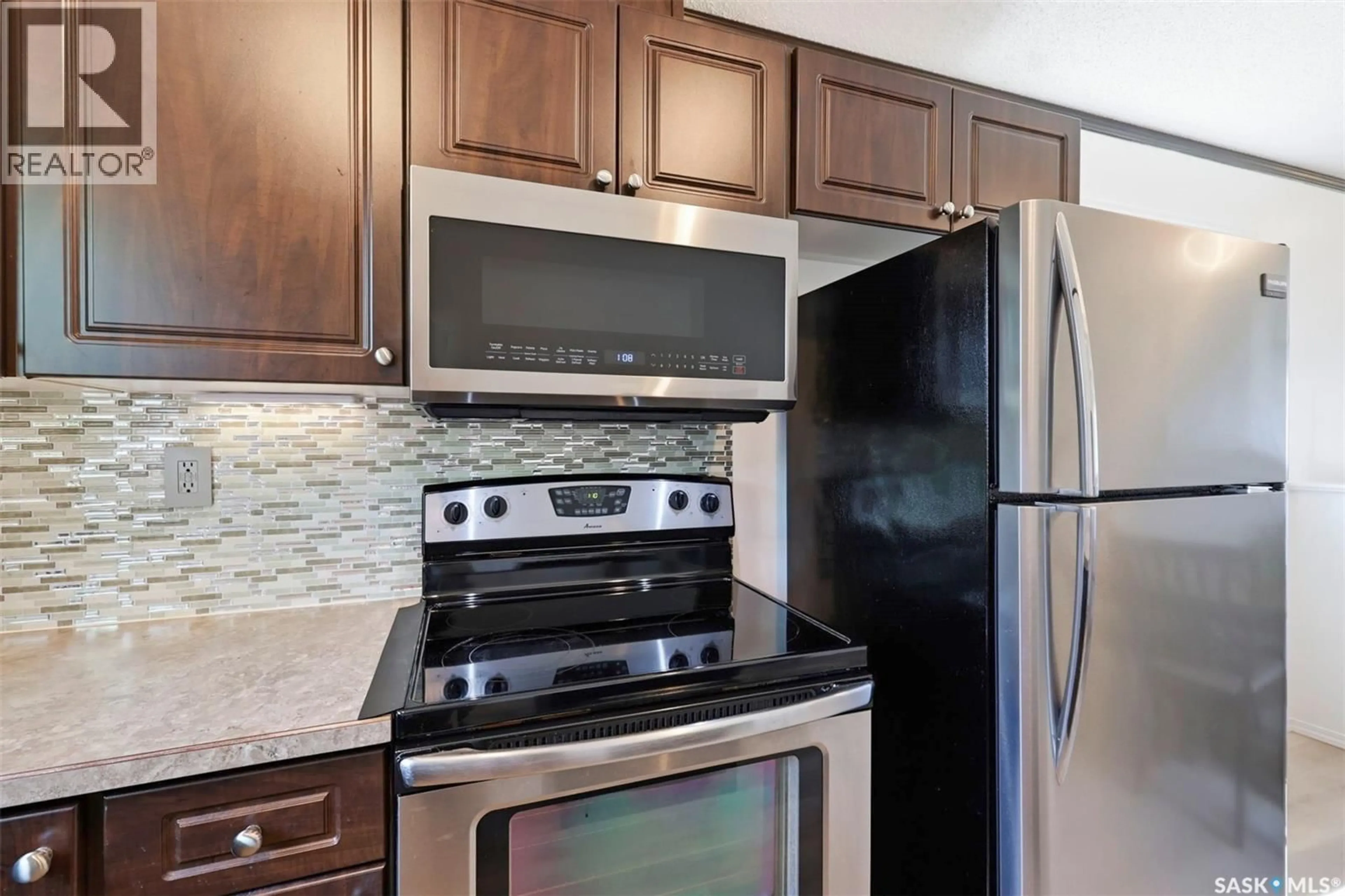 Standard kitchen, unknown for 55 - 26 BORDEN CRESCENT, Saskatoon Saskatchewan S7L5J9