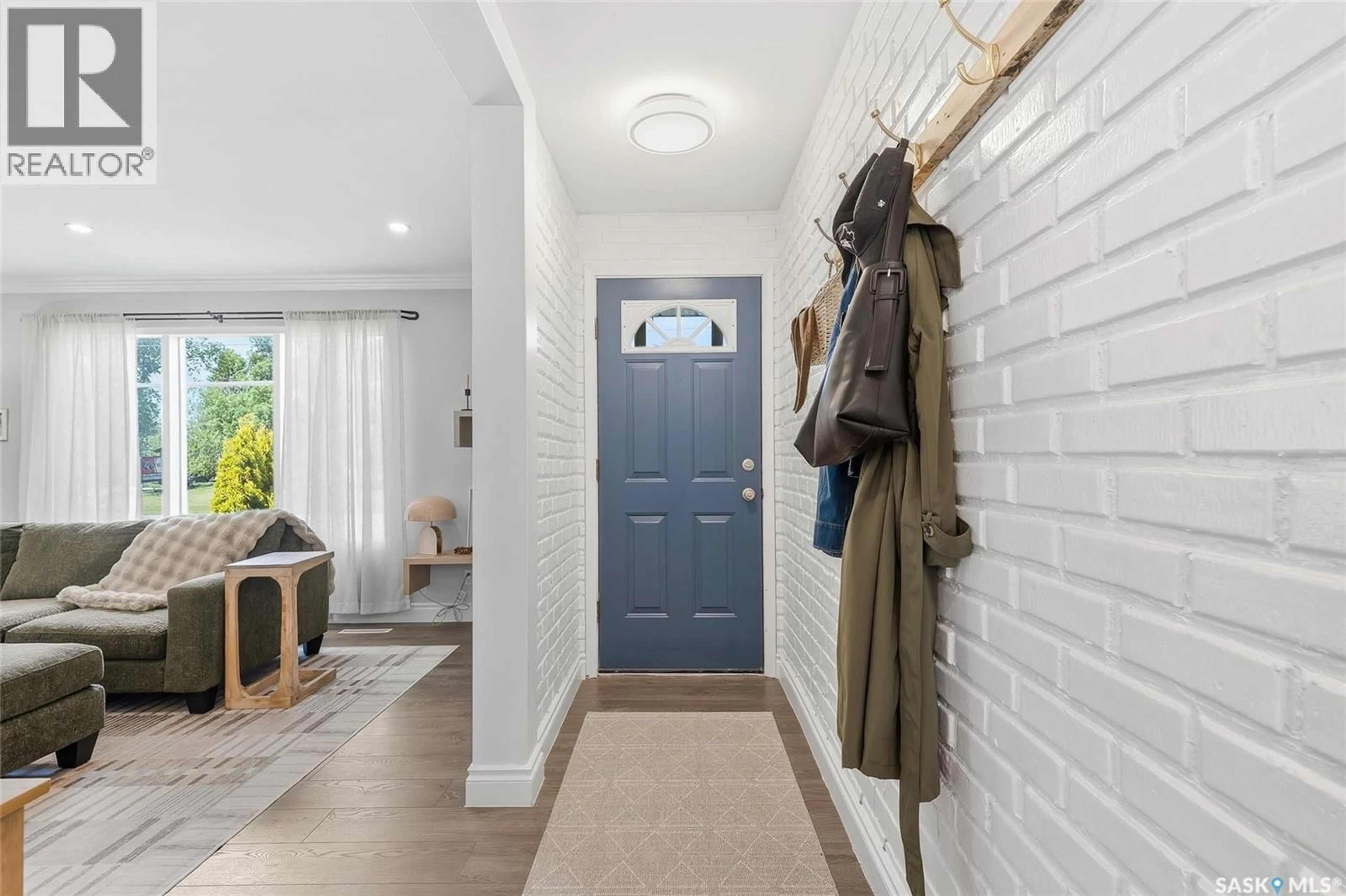 Indoor entryway for 410 RUTH STREET, Saskatoon Saskatchewan S7J0L4