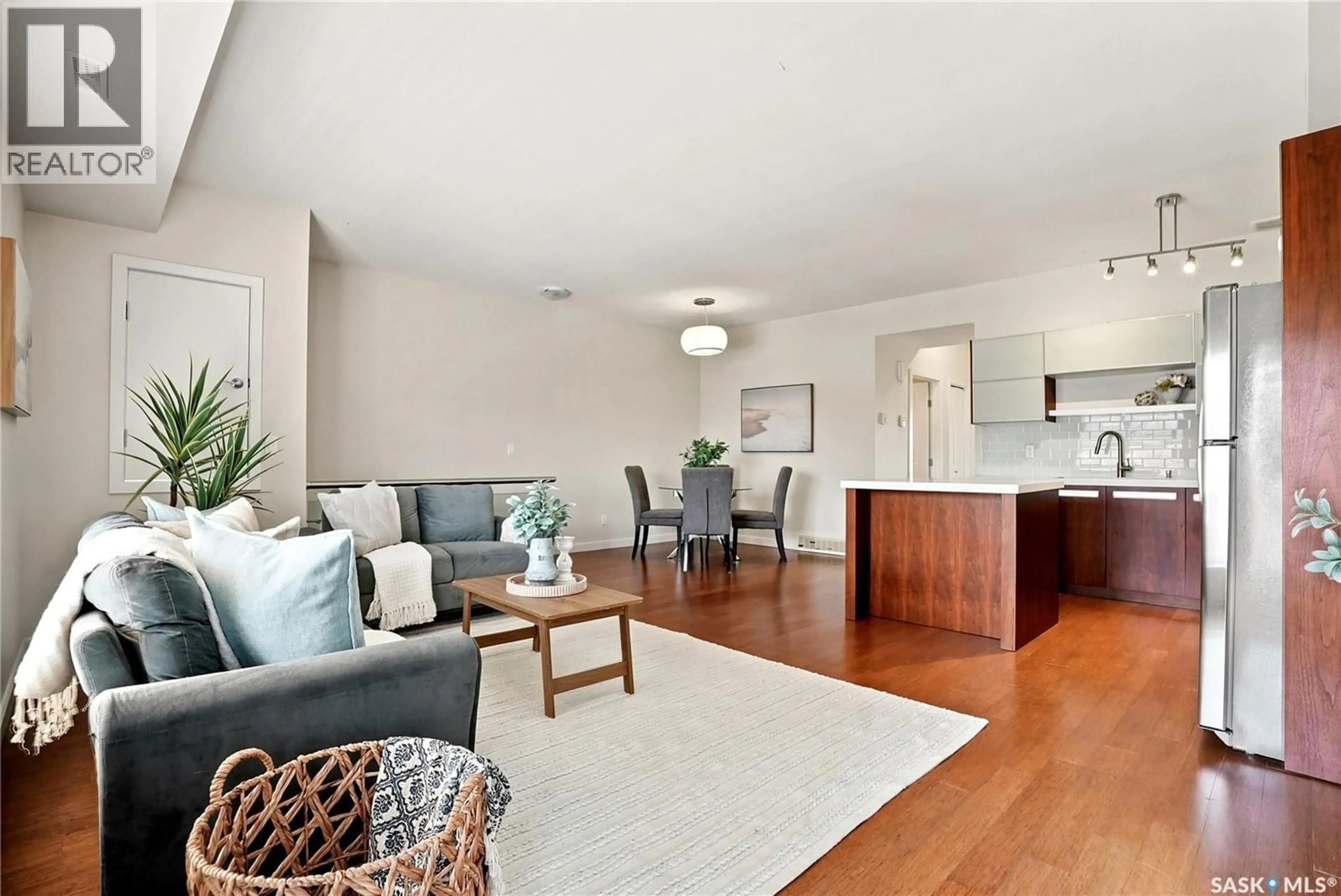 Living room with furniture, unknown for 1015 - 508 PATRICK CRESCENT, Saskatoon Saskatchewan S7W0M3