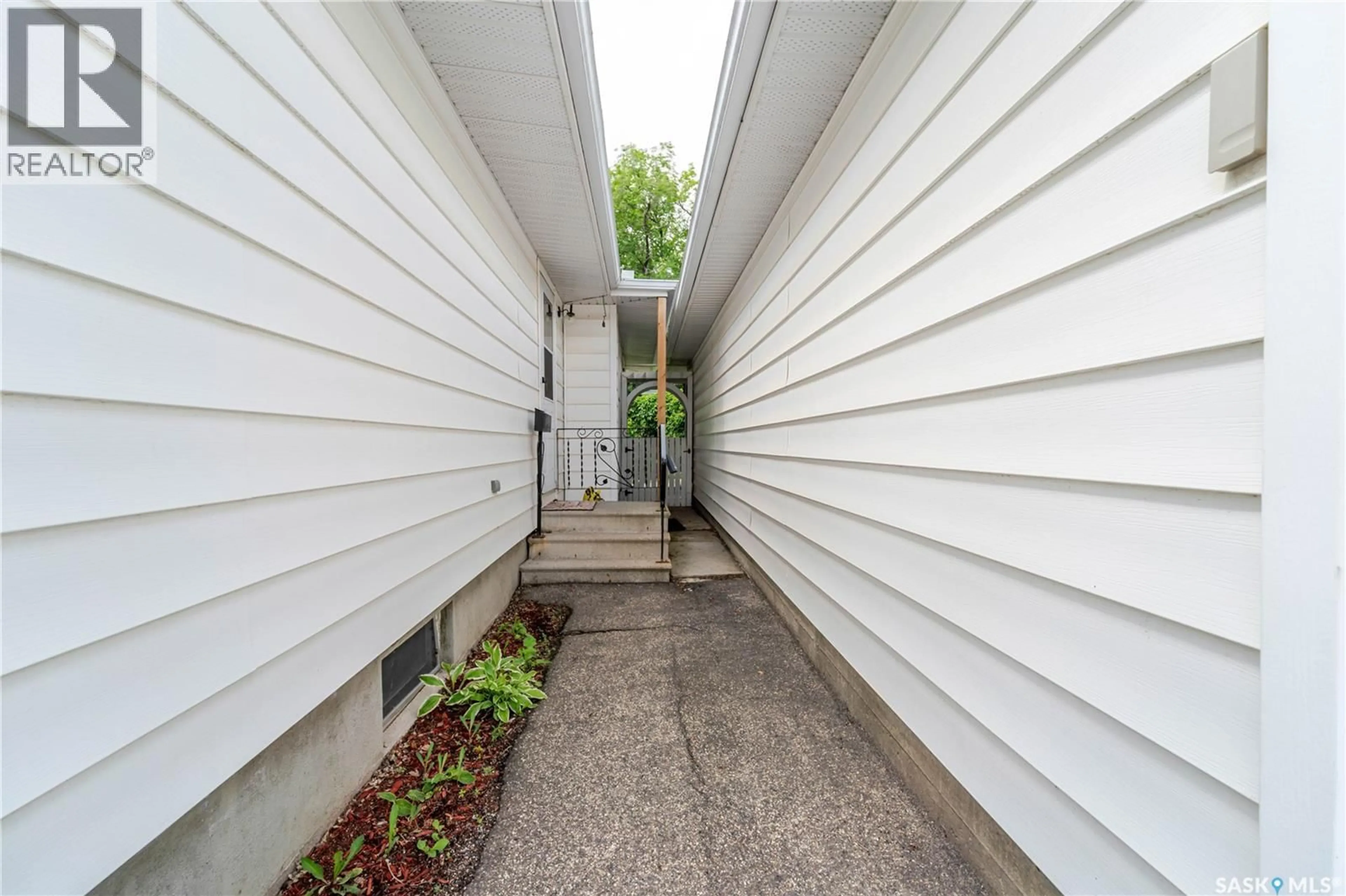 Unknown for 1014 HOPKINS CRESCENT, Moose Jaw Saskatchewan S6H3E7