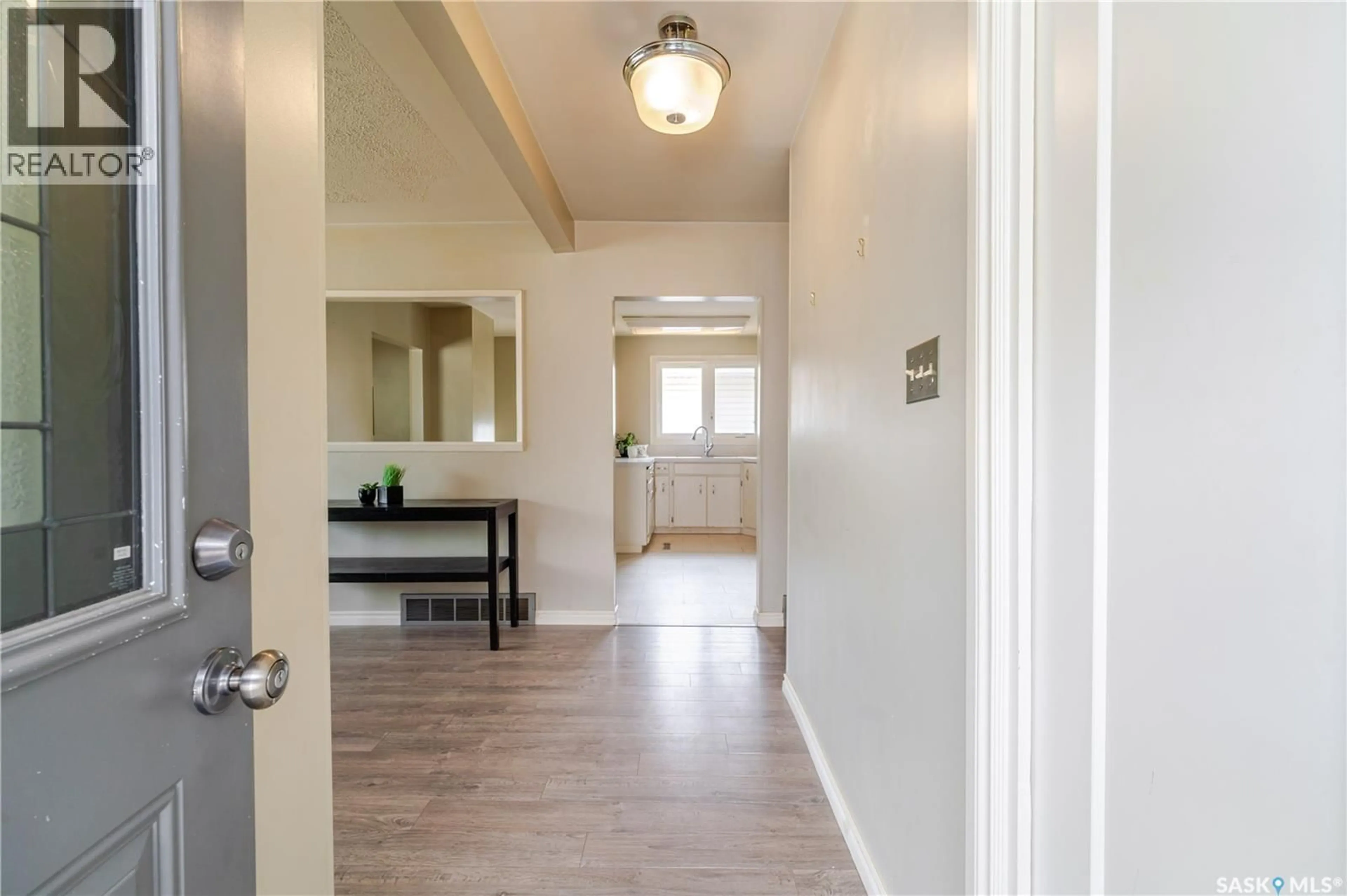 Indoor entryway for 1014 HOPKINS CRESCENT, Moose Jaw Saskatchewan S6H3E7