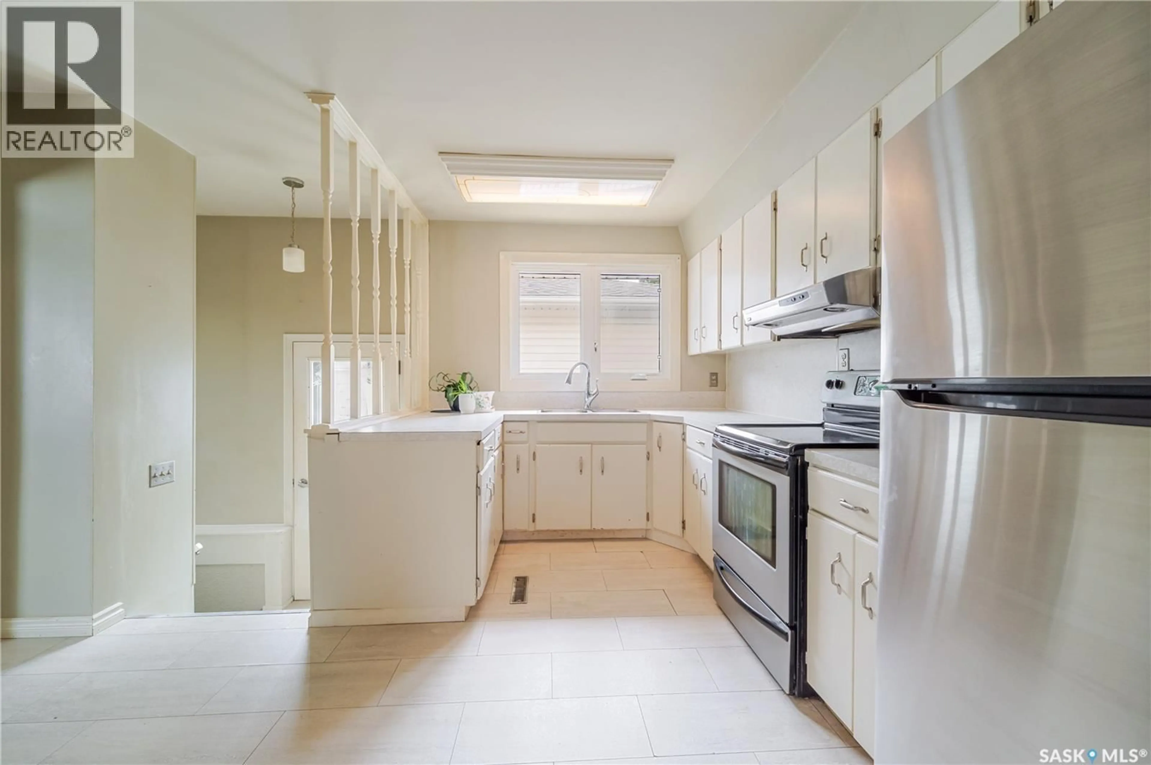Standard kitchen, ceramic/tile floor for 1014 HOPKINS CRESCENT, Moose Jaw Saskatchewan S6H3E7