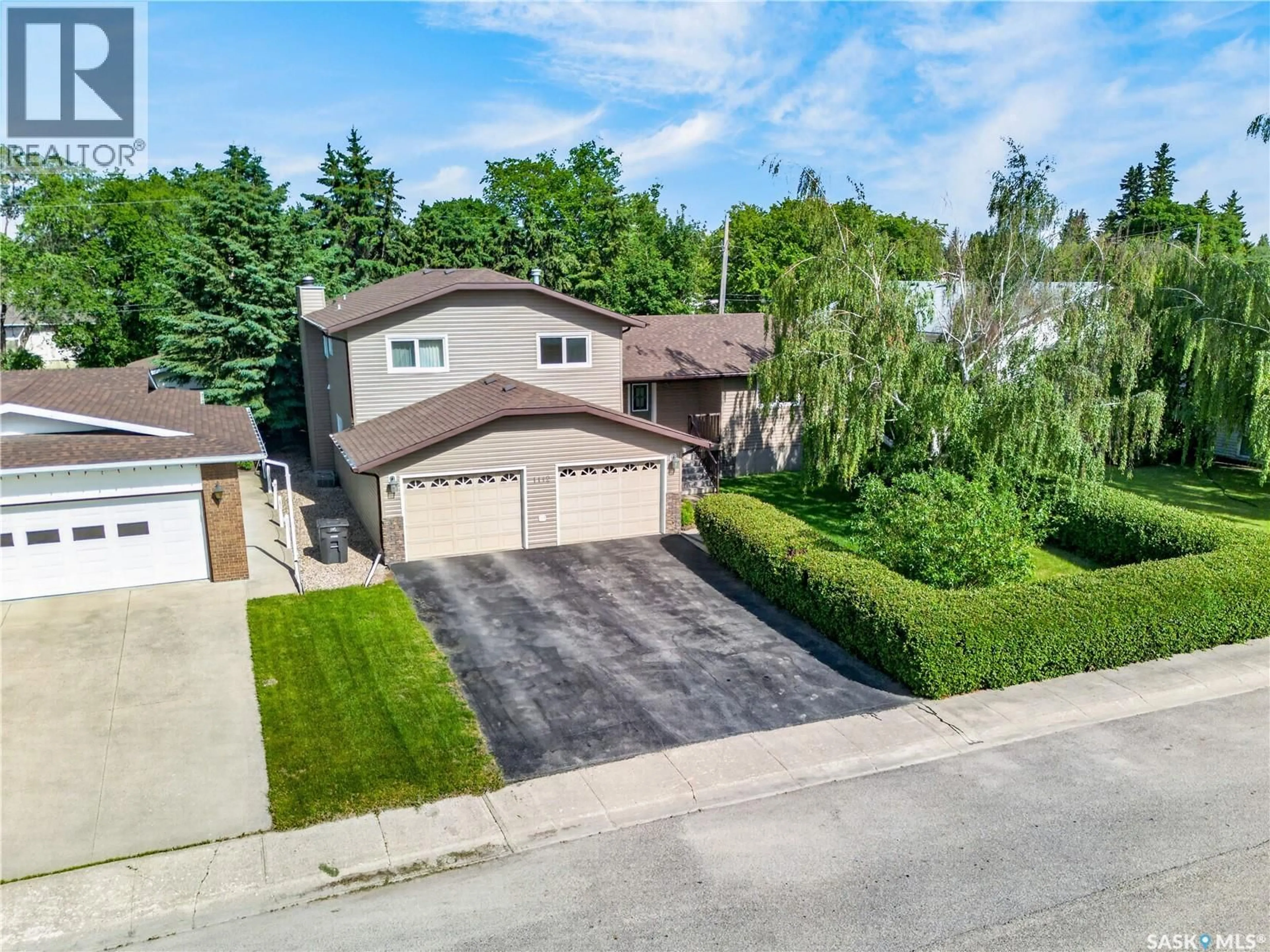 A pic from outside/outdoor area/front of a property/back of a property/a pic from drone, street for 1112 11TH STREET, Humboldt Saskatchewan S0K2A0