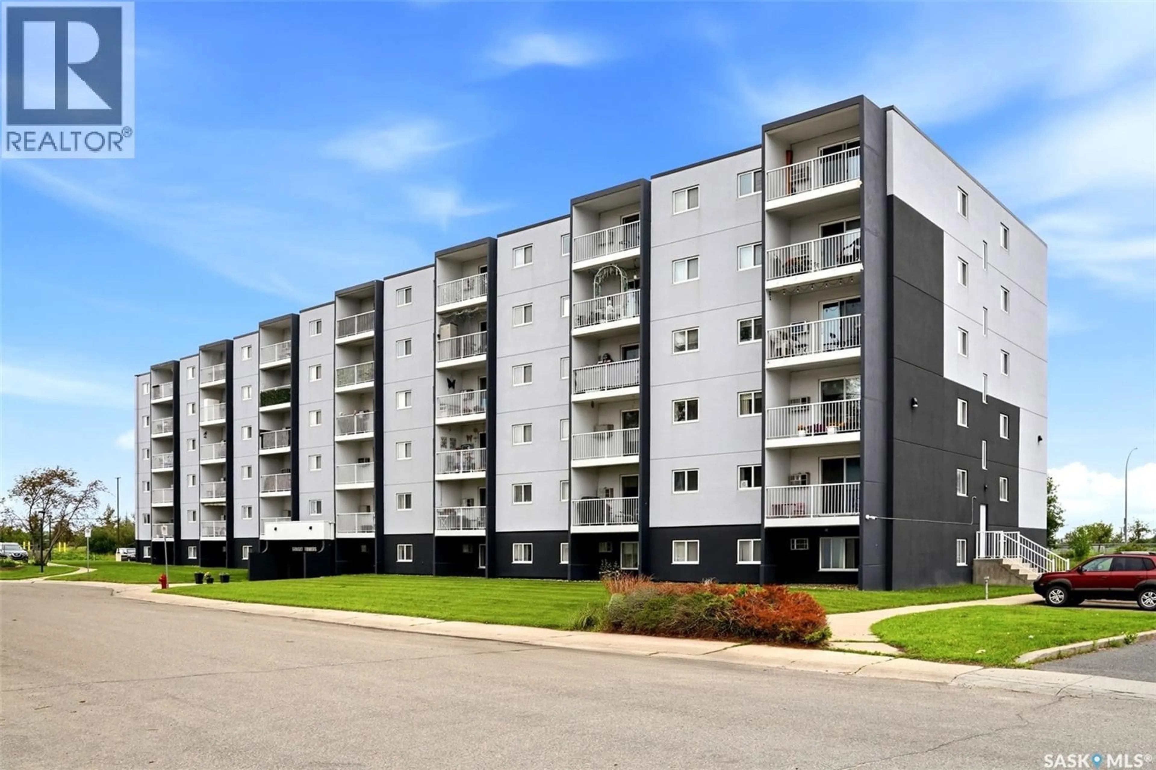 Unknown for 302 KLEISINGER CRESCENT, Regina Saskatchewan S4R7M3