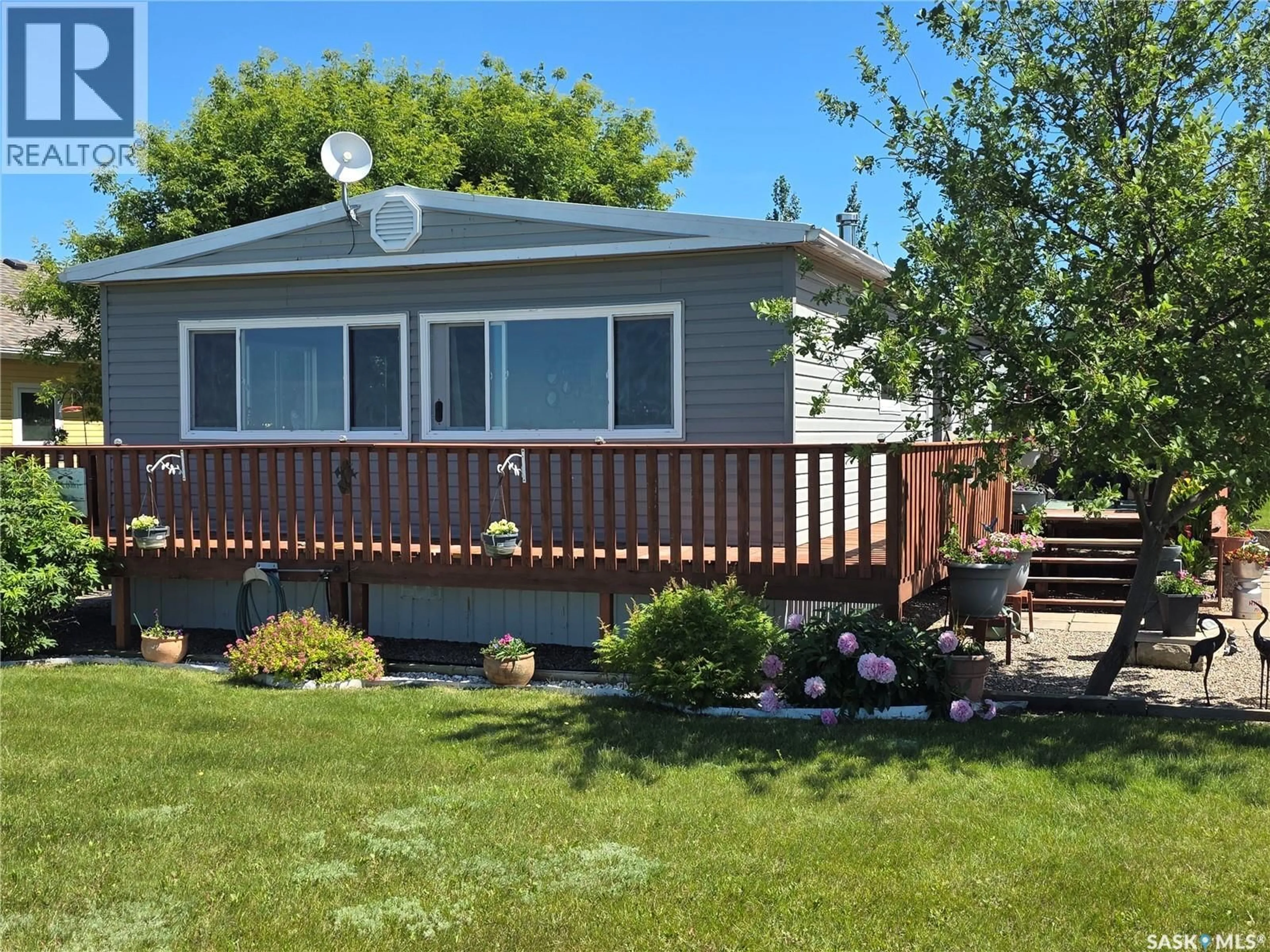 Home with vinyl exterior material, water/lake/river/ocean view for 15 JAMES BAY, Last Mountain Lake Saskatchewan S0G4L0