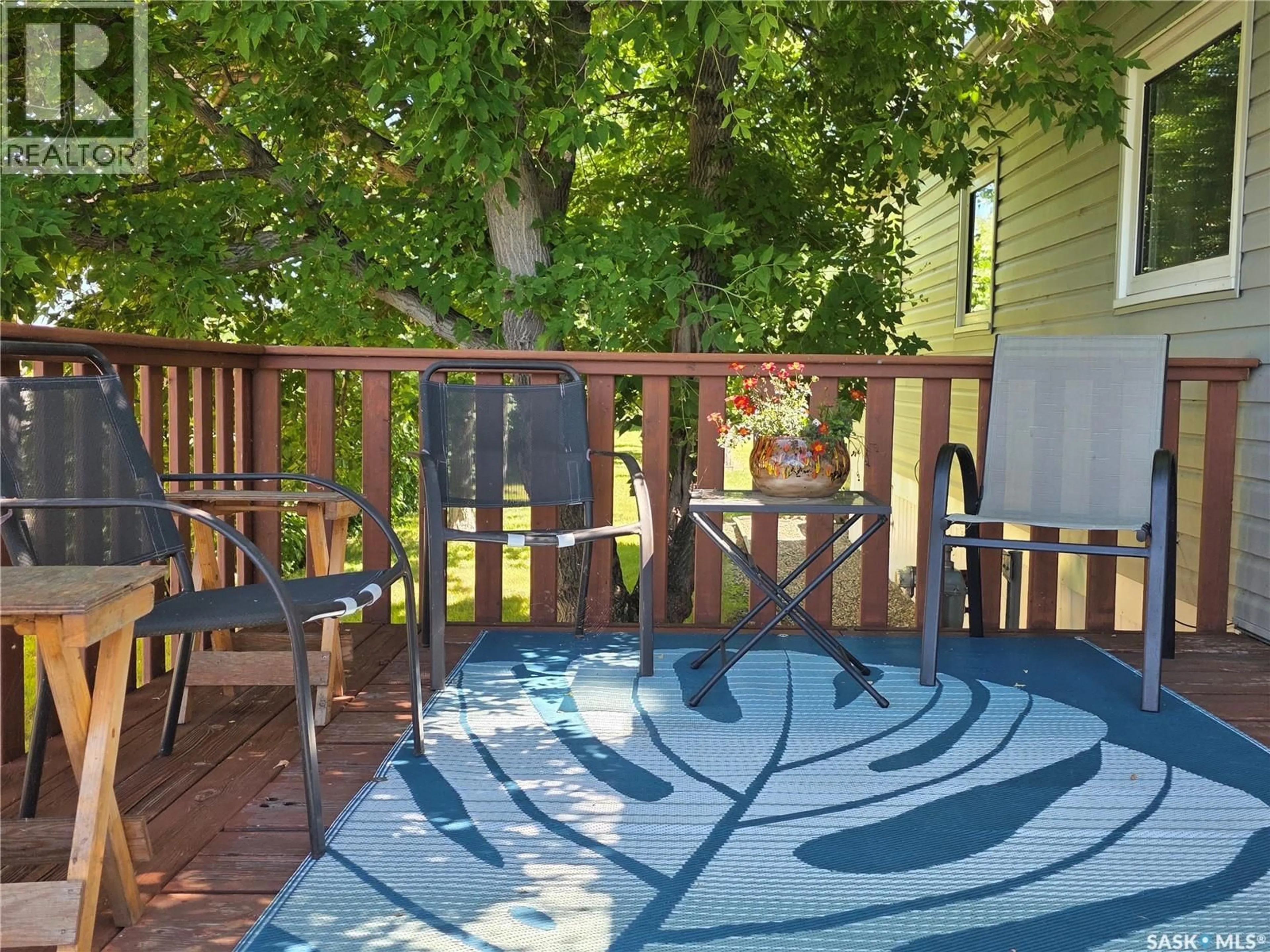 Patio, unknown for 15 JAMES BAY, Last Mountain Lake Saskatchewan S0G4L0