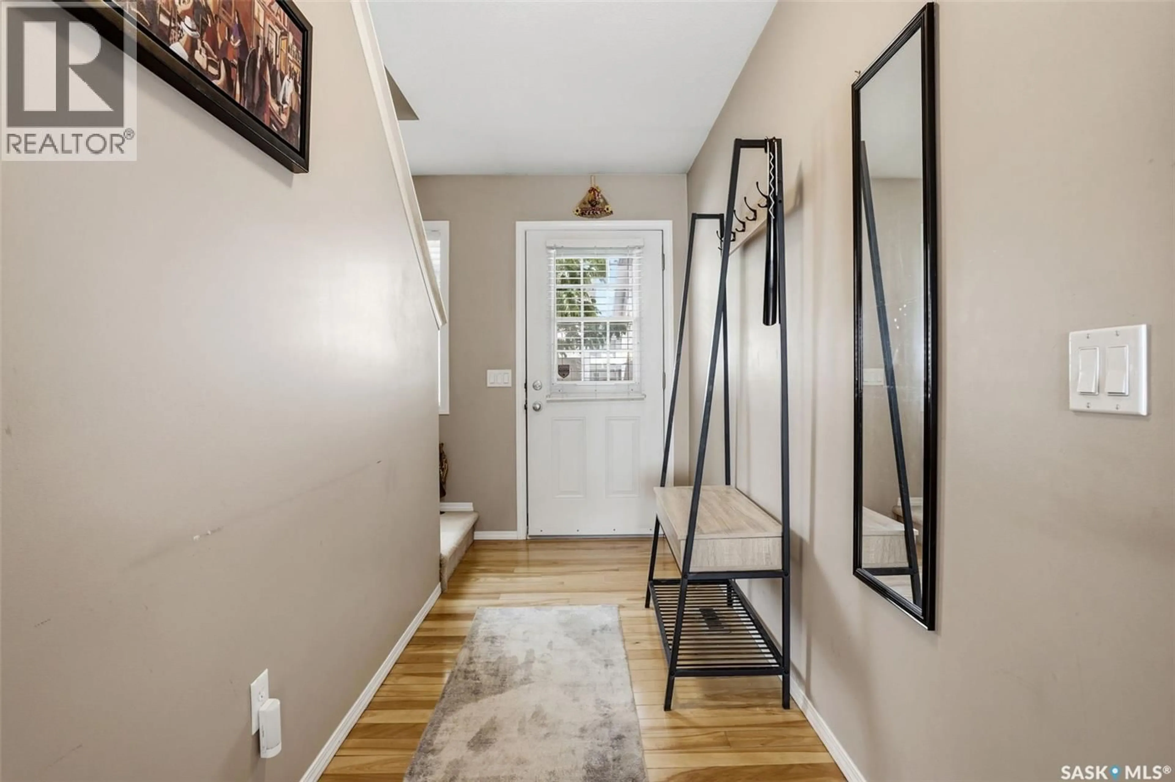Indoor entryway for 14 2751 WINDSOR PARK ROAD, Regina Saskatchewan S4V1B1