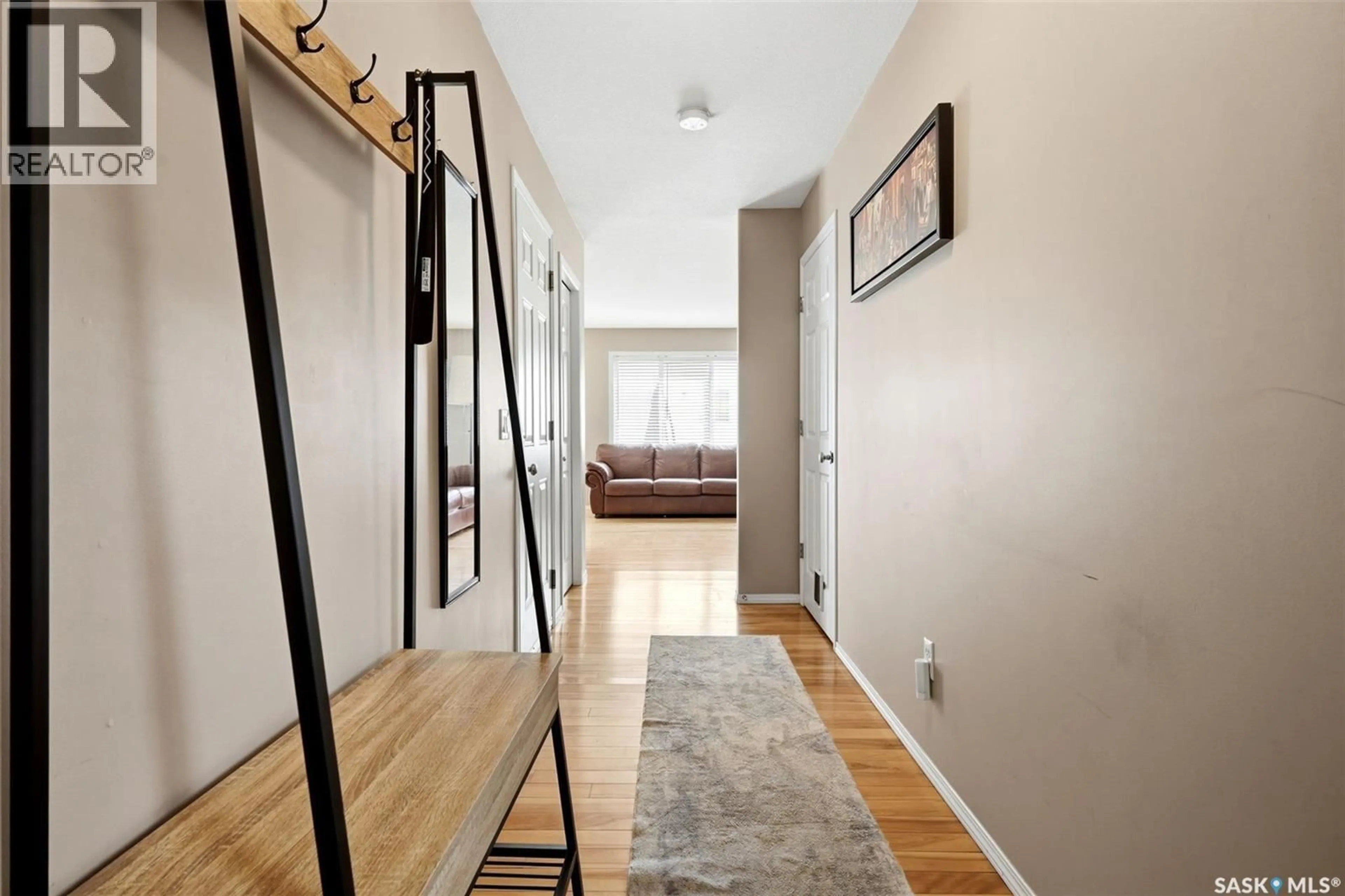 Indoor entryway for 14 2751 WINDSOR PARK ROAD, Regina Saskatchewan S4V1B1