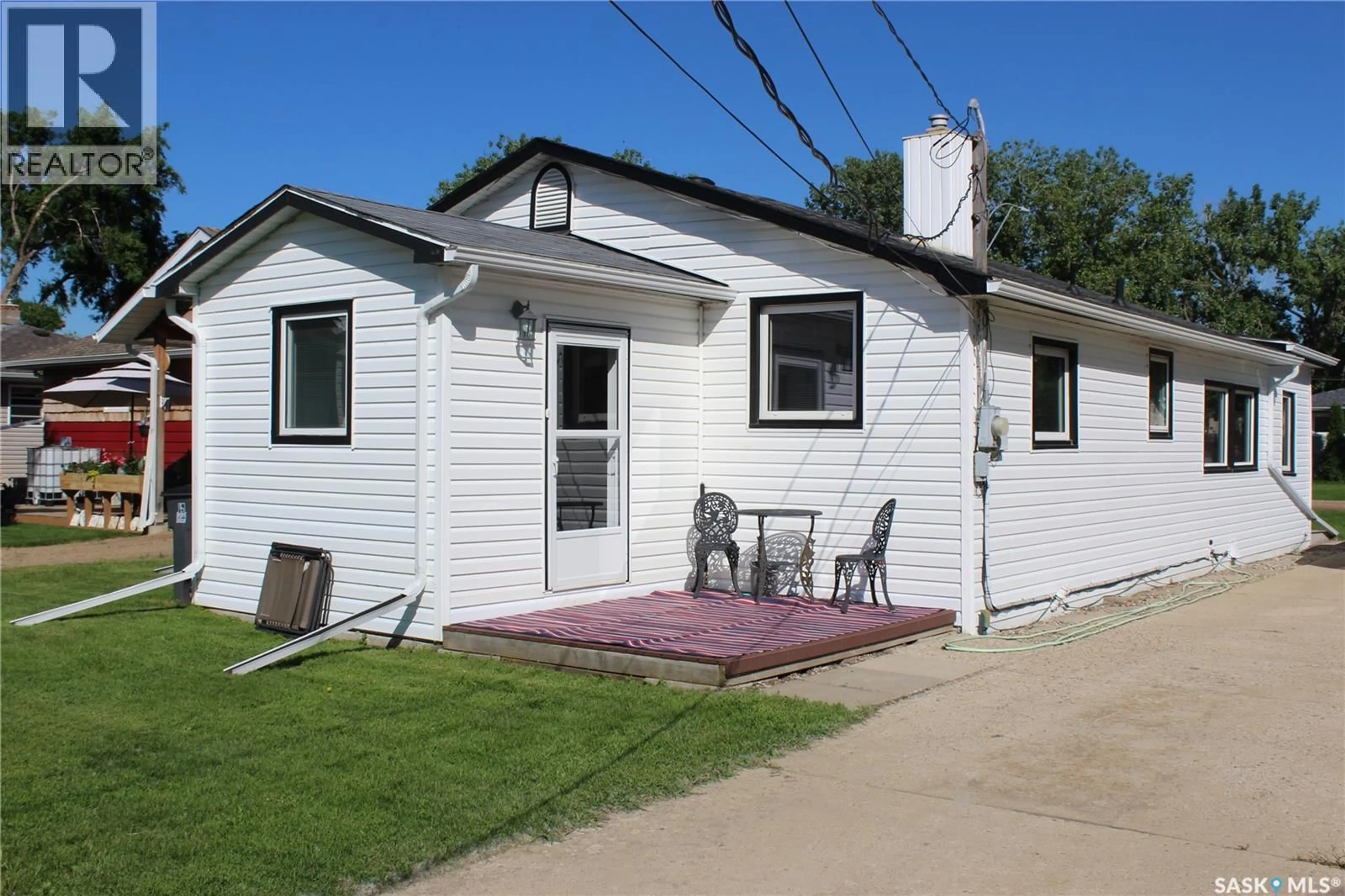 Patio, street for 213 WESTMAN STREET, Midale Saskatchewan S0C1S0