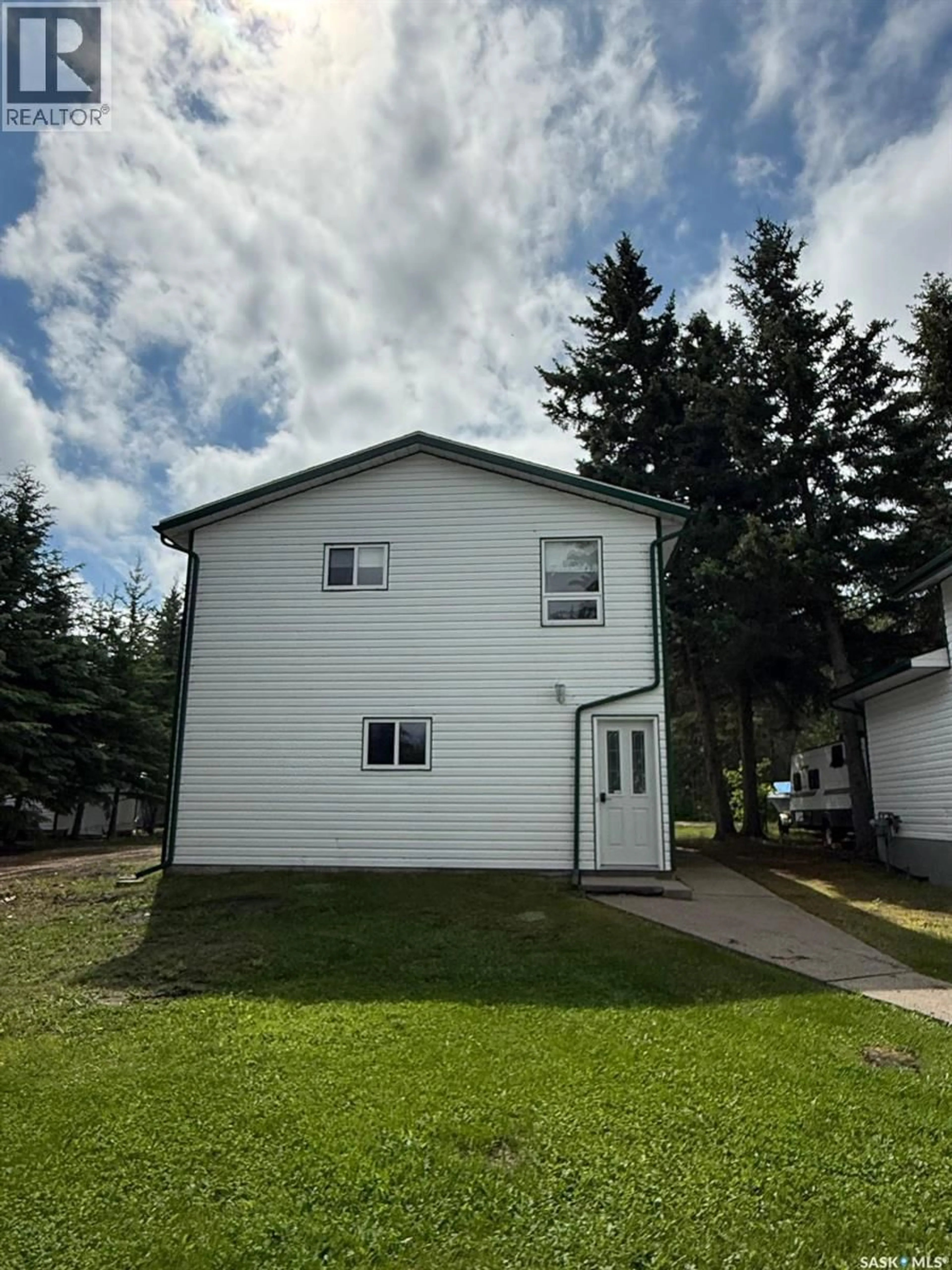 Home with vinyl exterior material, building for 204 WALANNE WAY, Turtle View Saskatchewan S0M1J0