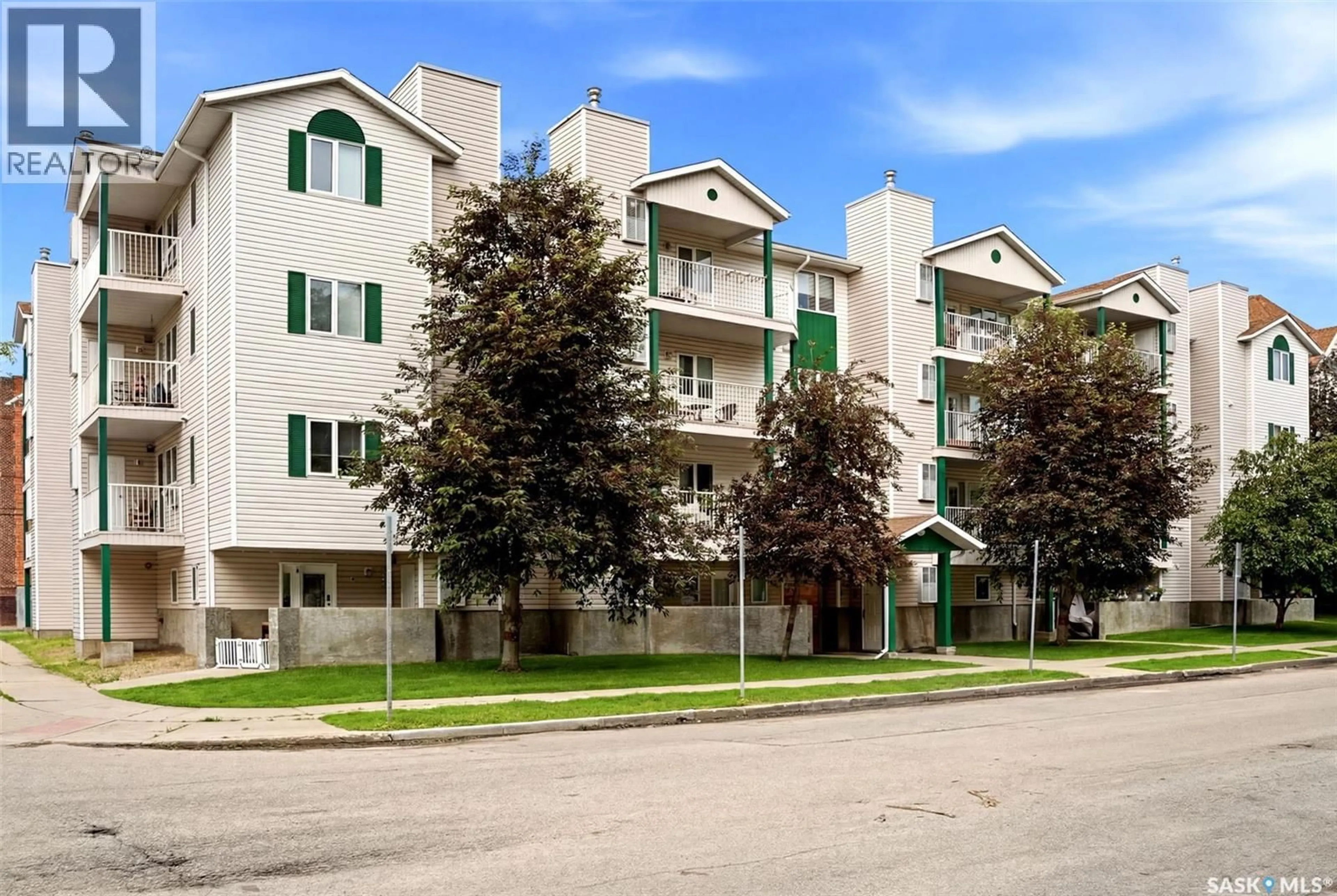 Patio, unknown for 403 2203 ANGUS STREET, Regina Saskatchewan S4T2A3