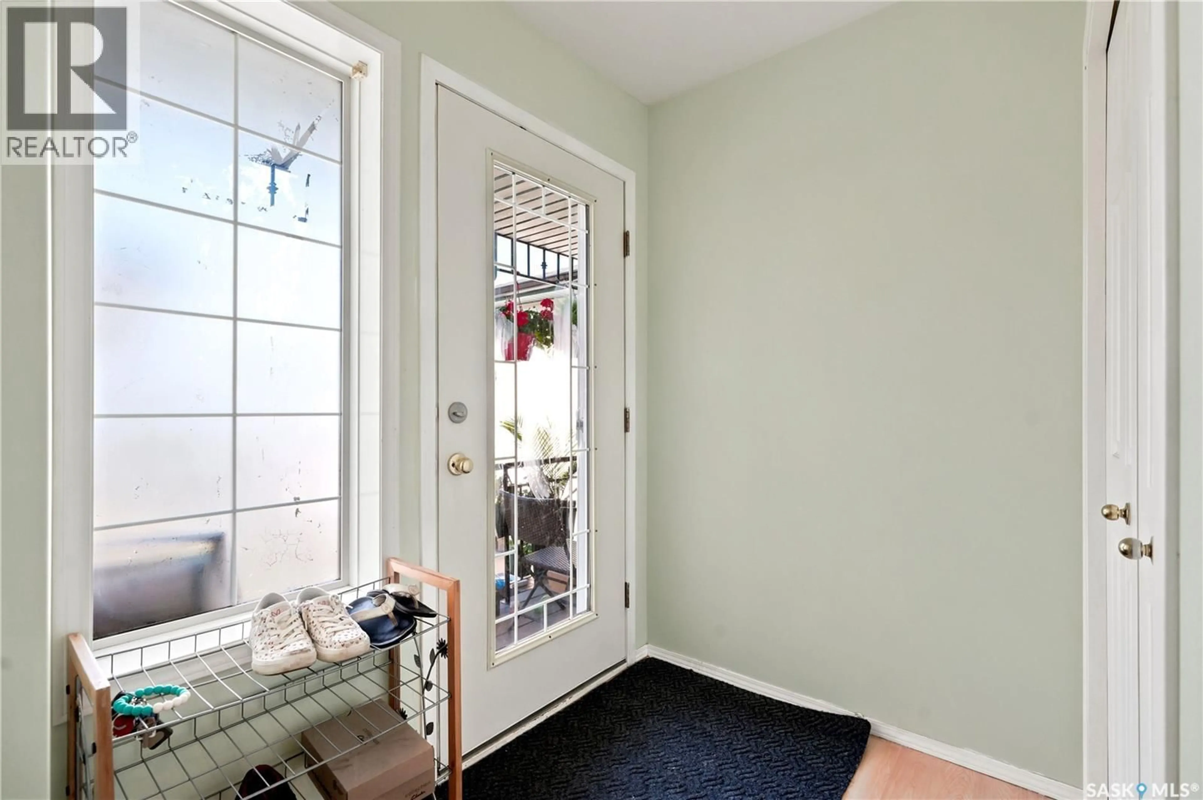 Indoor entryway for 127 535 MCWILLIE AVENUE, Saskatoon Saskatchewan S7S1J1