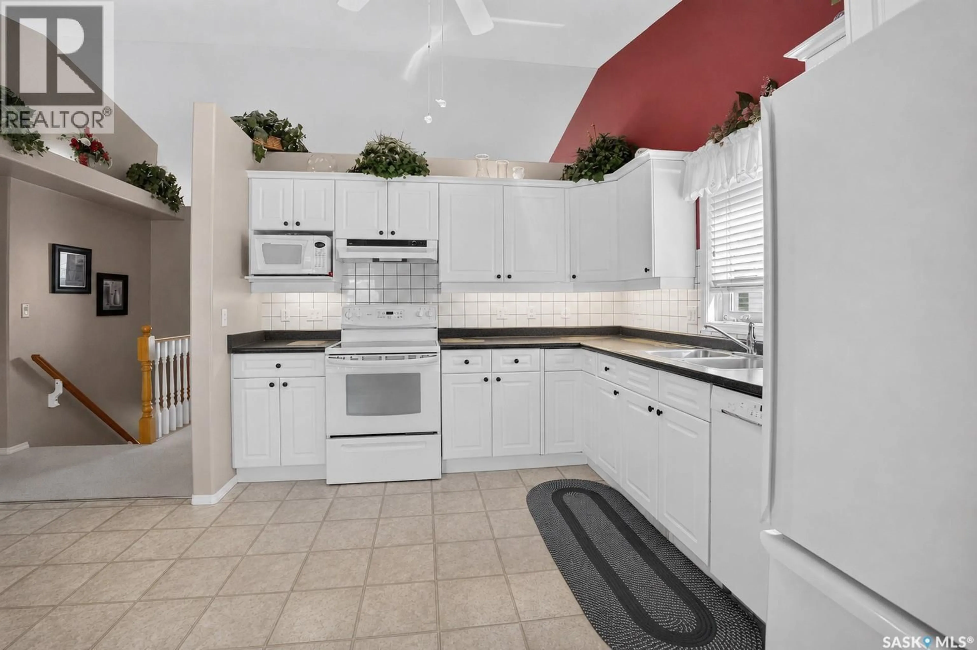 Standard kitchen, ceramic/tile floor for 307 SUMNER LANE, Saskatoon Saskatchewan S7L7L7