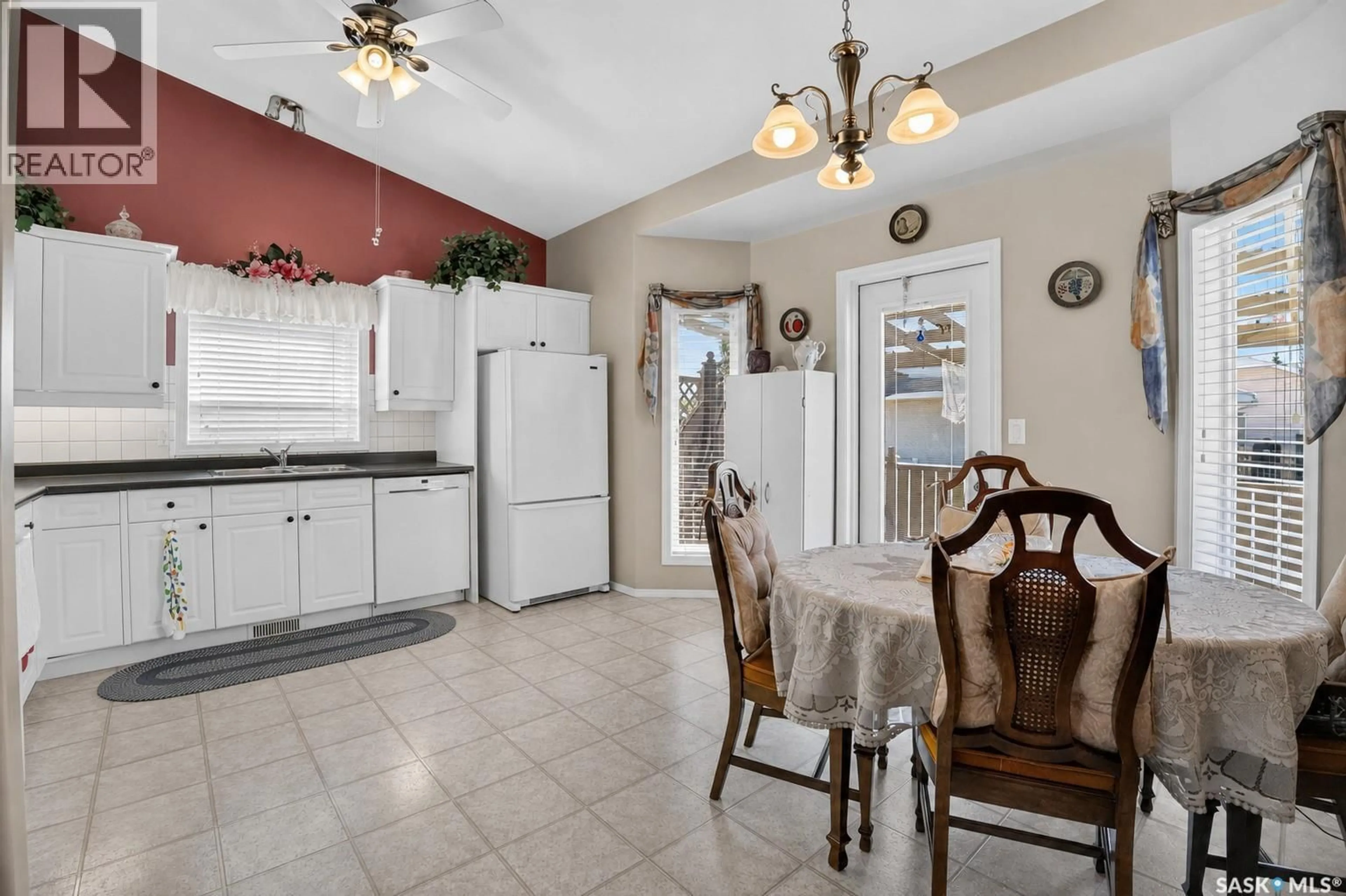 Open concept kitchen, ceramic/tile floor for 307 SUMNER LANE, Saskatoon Saskatchewan S7L7L7