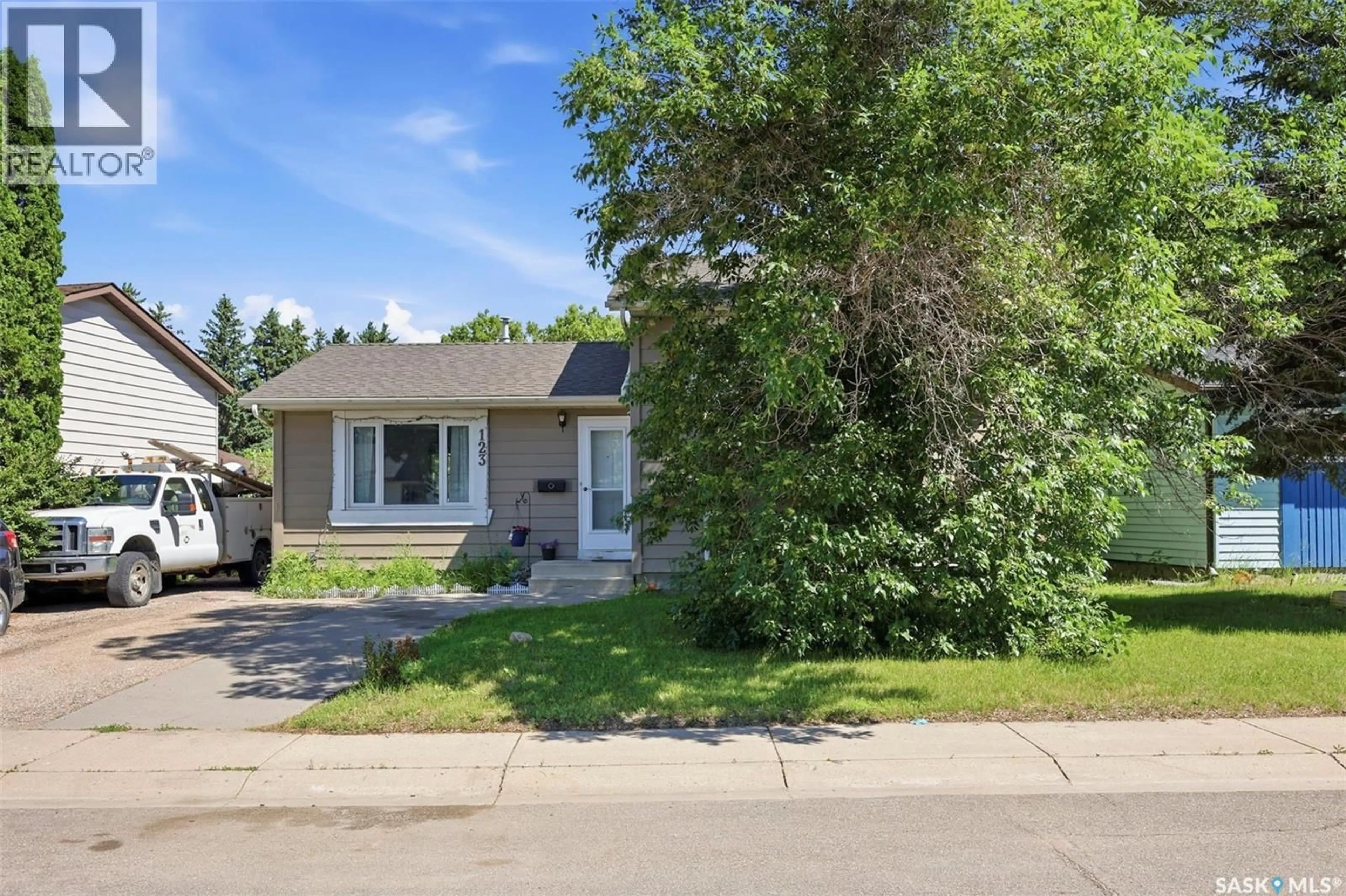 Unknown for 123 KIRKPATRICK CRESCENT, Saskatoon Saskatchewan S7L6Z1