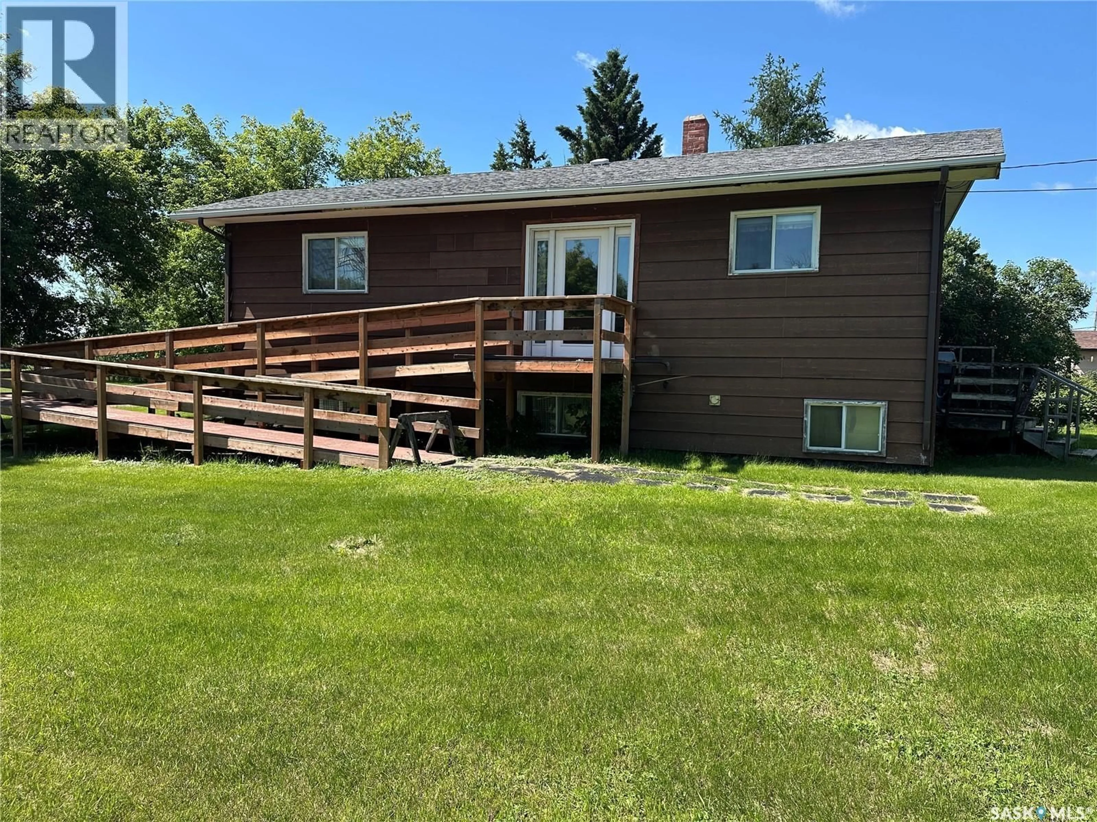 A pic from outside/outdoor area/front of a property/back of a property/a pic from drone, unknown for 205 SECOND AVENUE, Ridgedale Saskatchewan S0E1L0