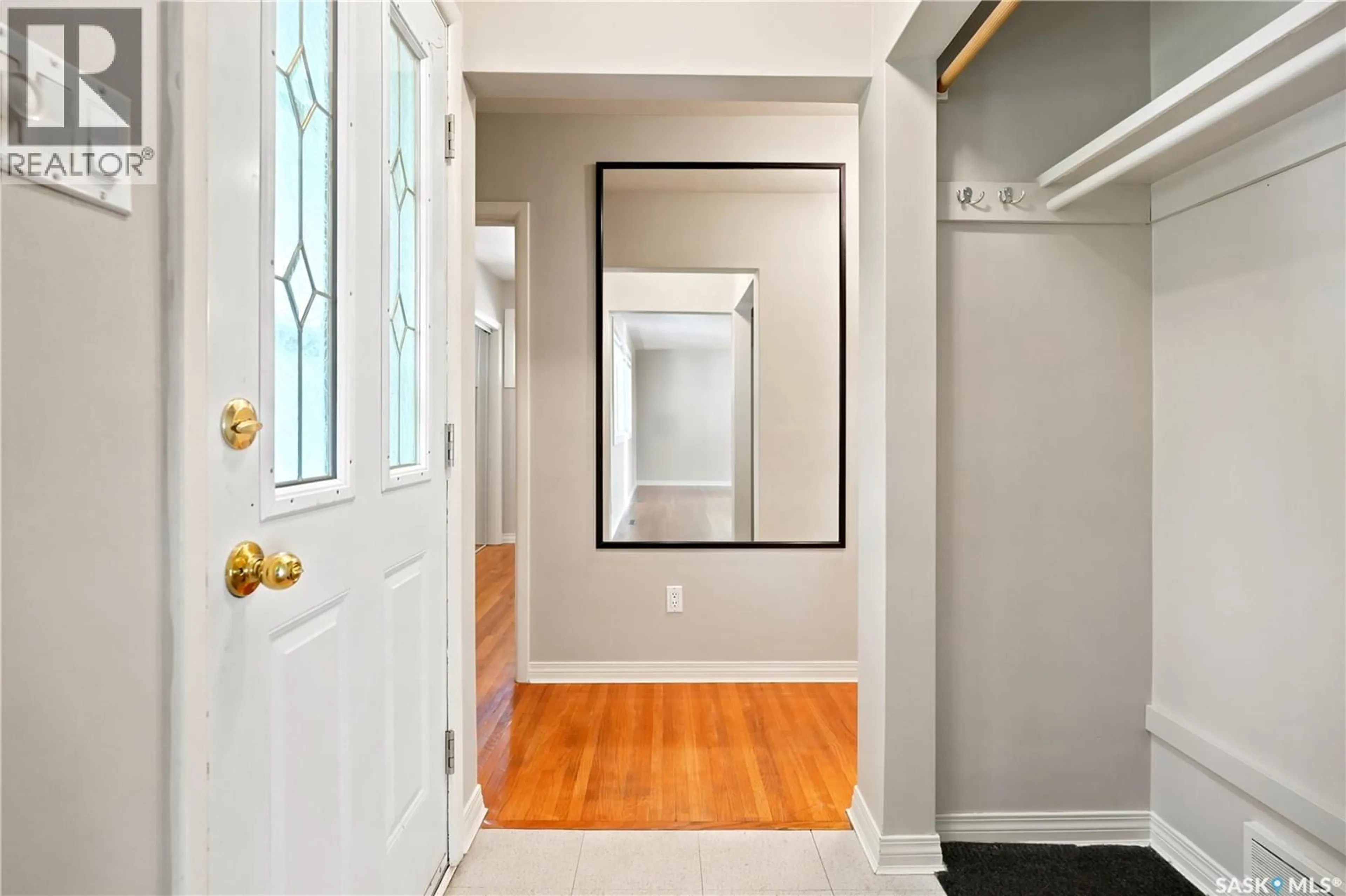 Indoor entryway for 53 DARKE CRESCENT, Regina Saskatchewan S4S2W5
