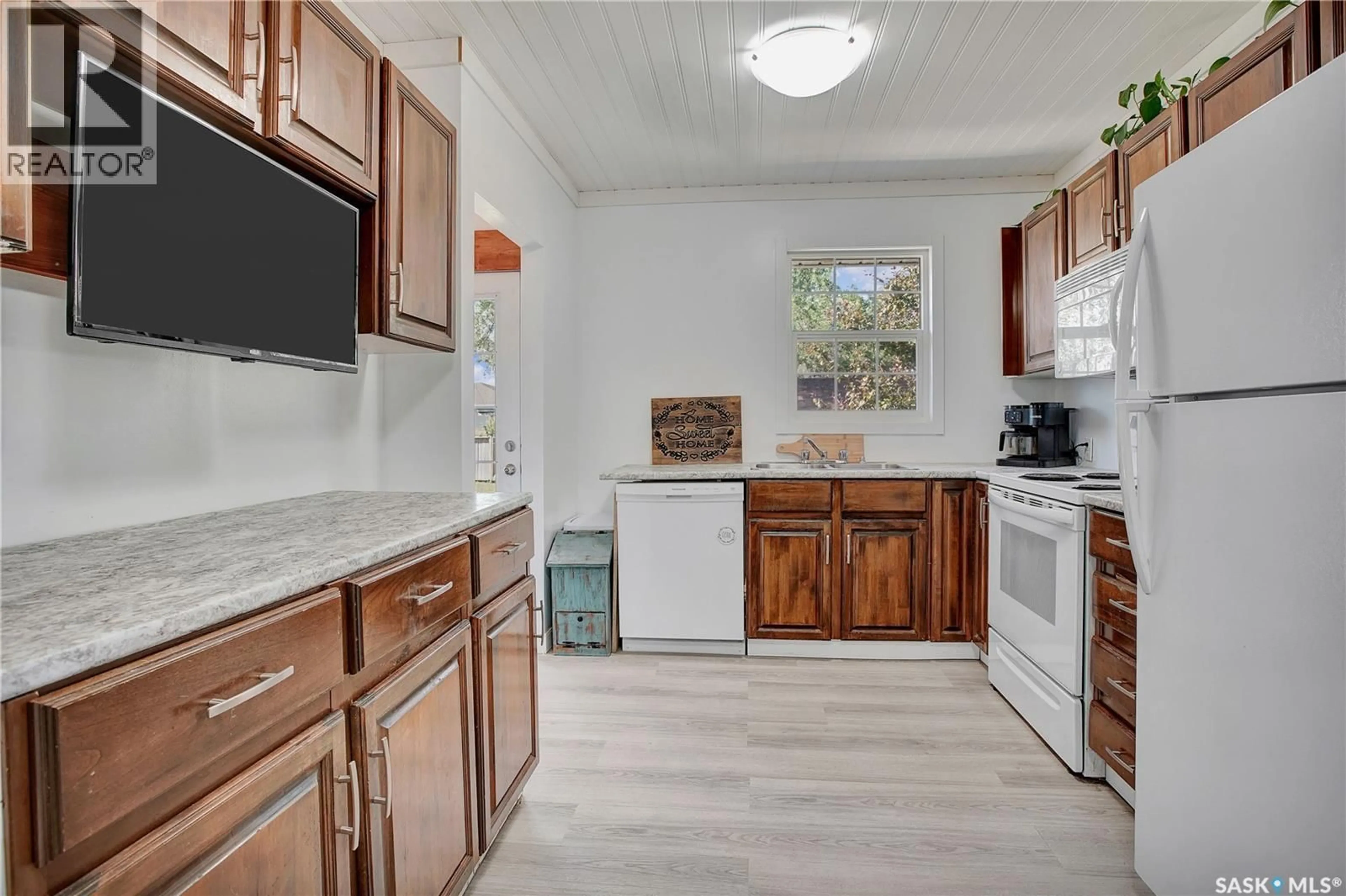 Standard kitchen, unknown for 2019 2ND STREET, Rosthern Saskatchewan S0K3R0