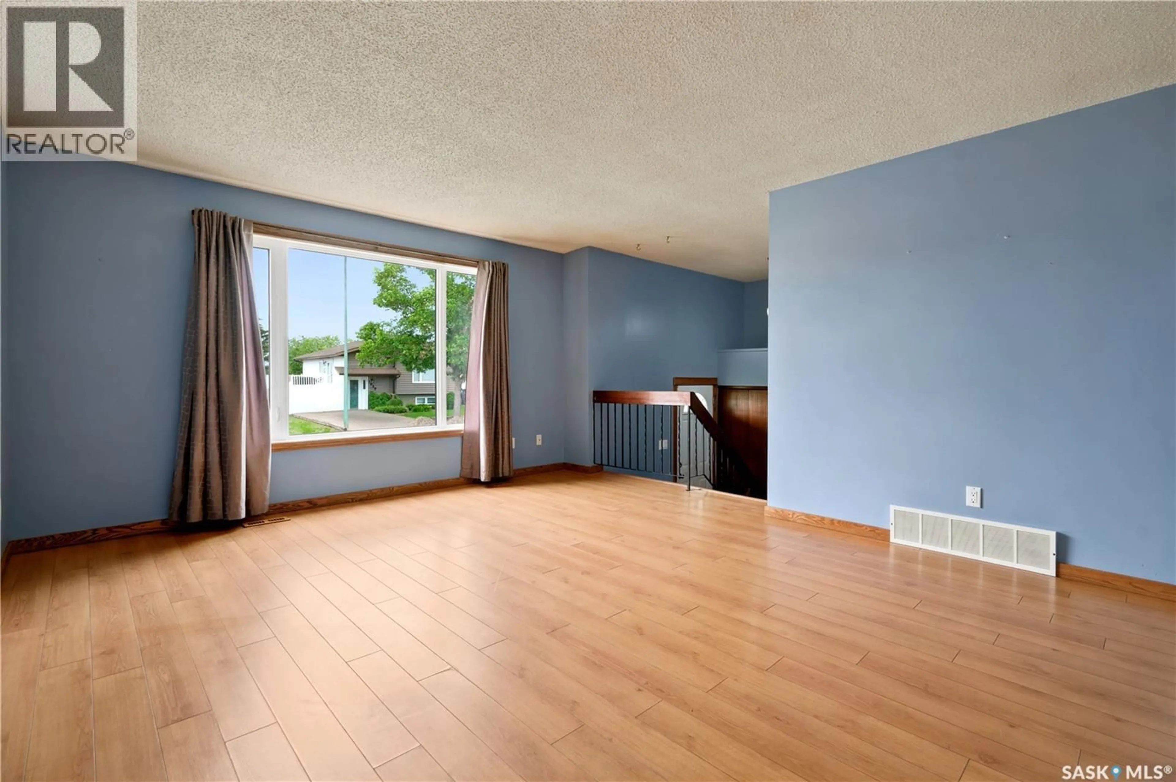 A pic of a room for 1027 VICTORY CRESCENT, Regina Saskatchewan S4N6X5