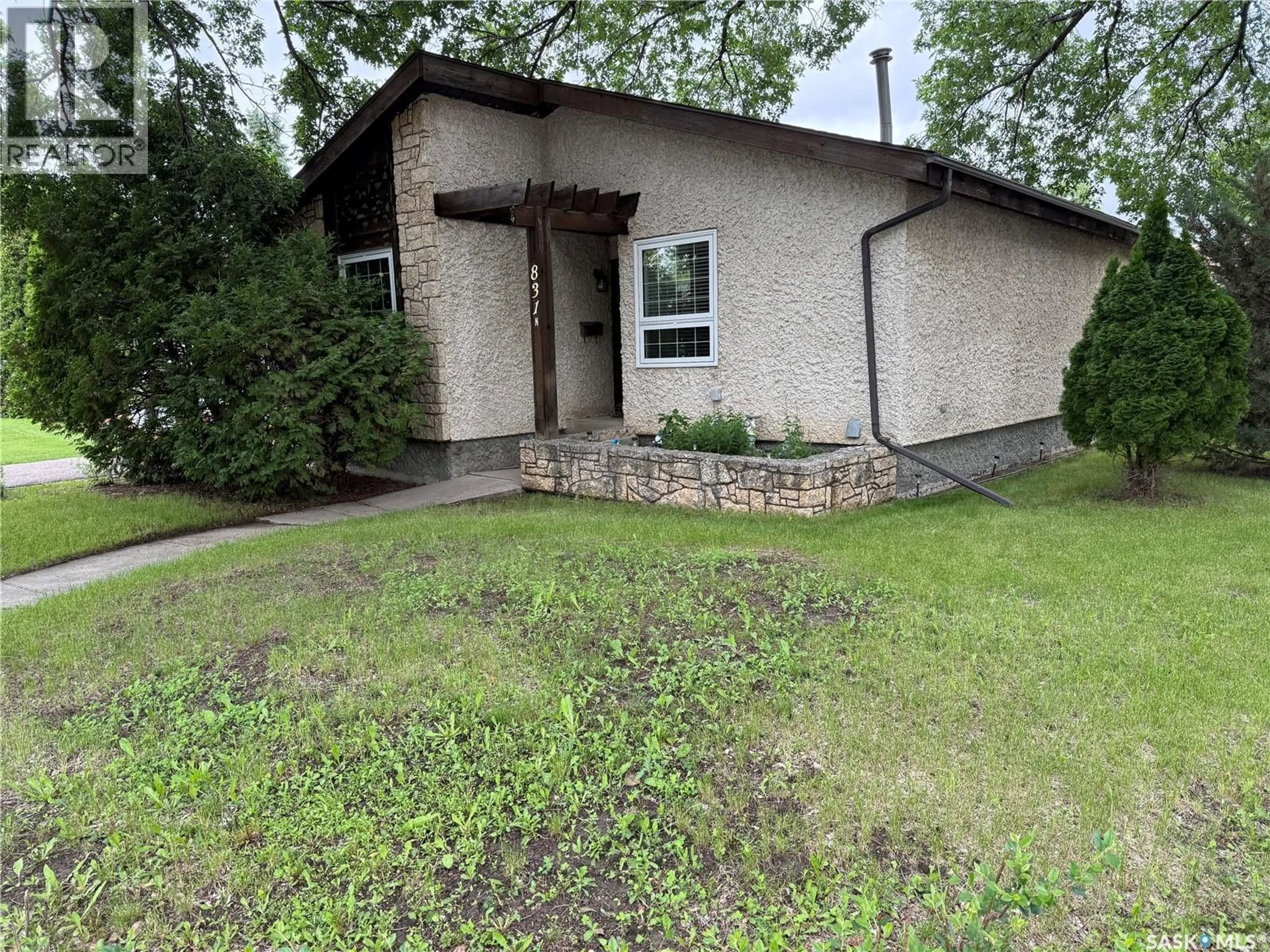 Unknown for 831 SEYMOUR CRESCENT, Regina Saskatchewan S4X2B6