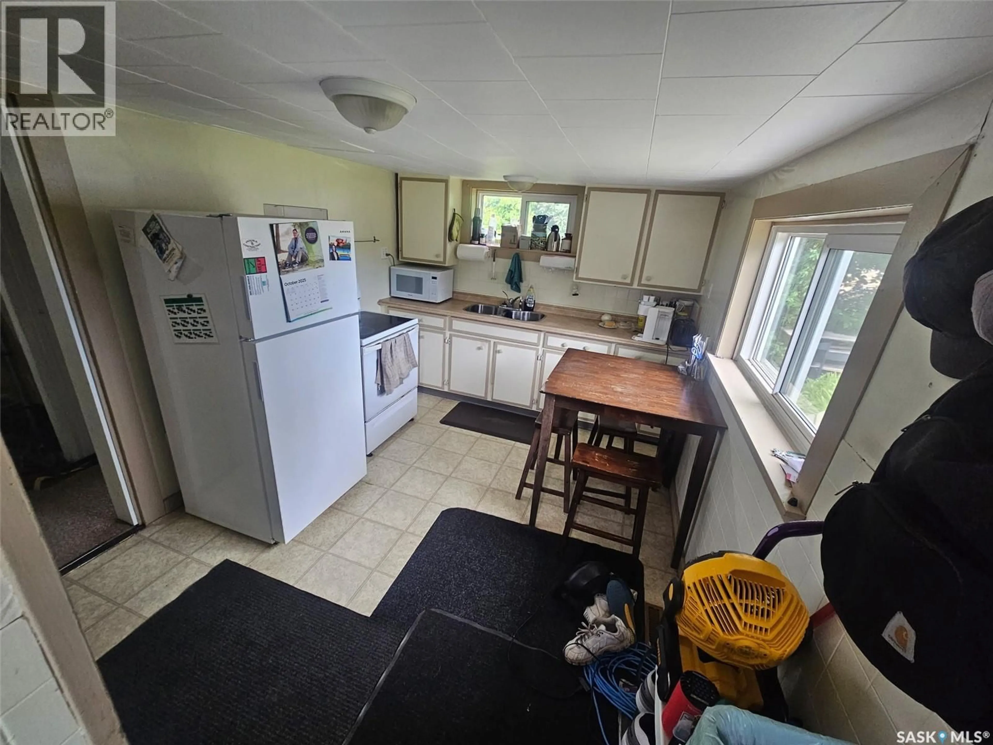 Standard kitchen, unknown for 104 4TH STREET, Meadow Lake Saskatchewan S9X1H4