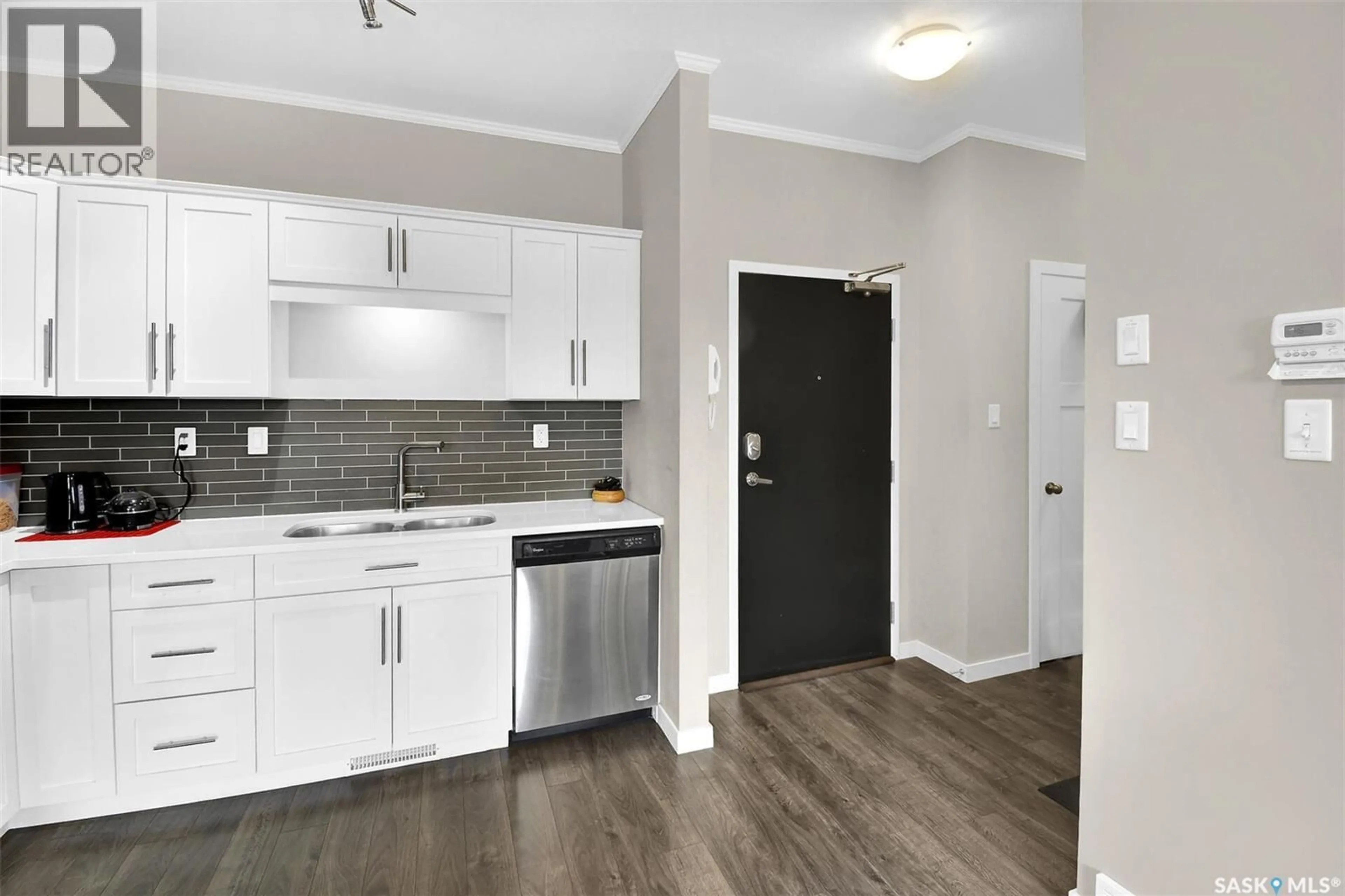 Standard kitchen, unknown for 208 - 720 BALTZAN BOULEVARD, Saskatoon Saskatchewan S7W0W6