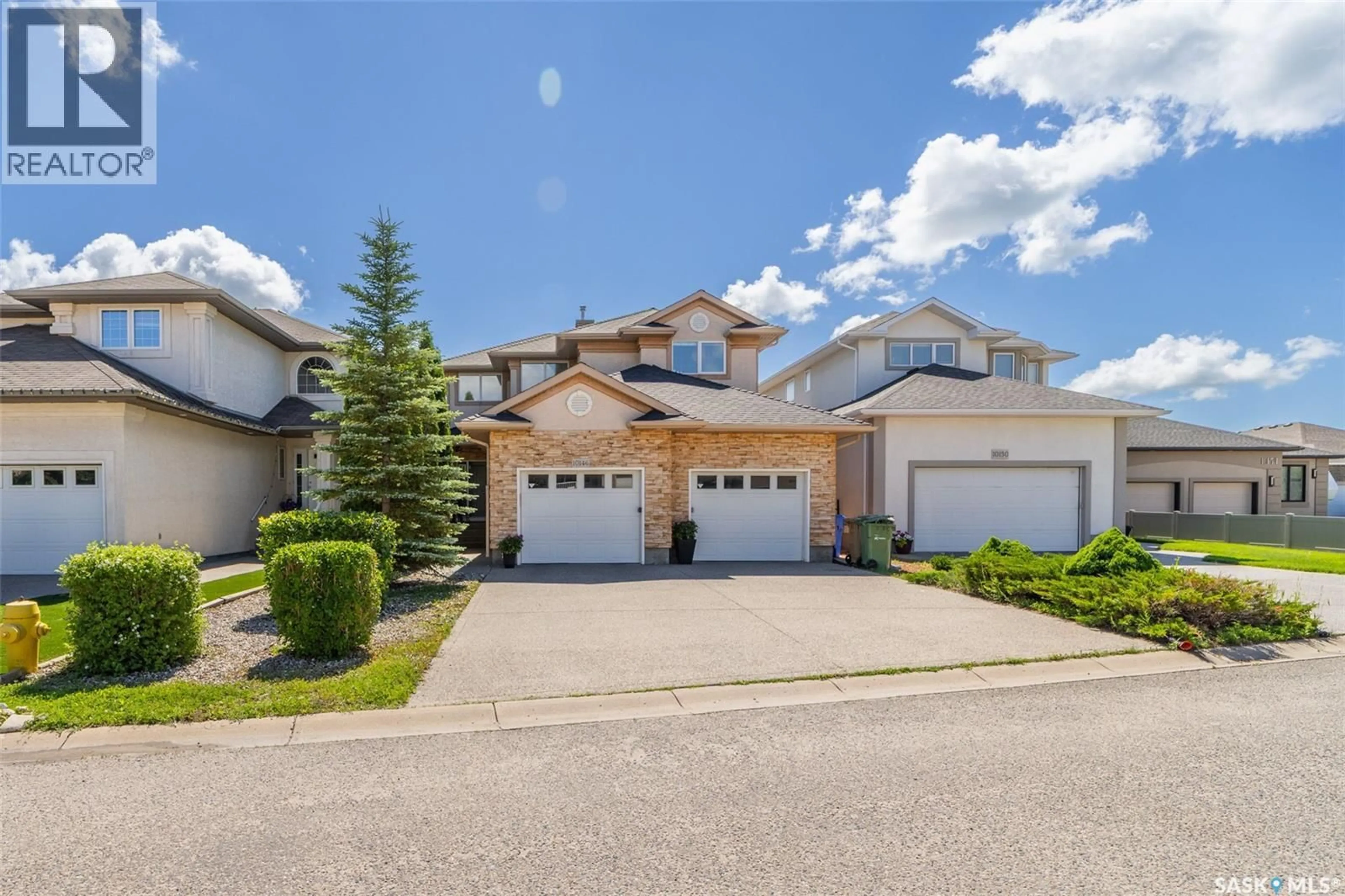 A pic from outside/outdoor area/front of a property/back of a property/a pic from drone, street for 10146 WASCANA ESTATES, Regina Saskatchewan S4V2X3